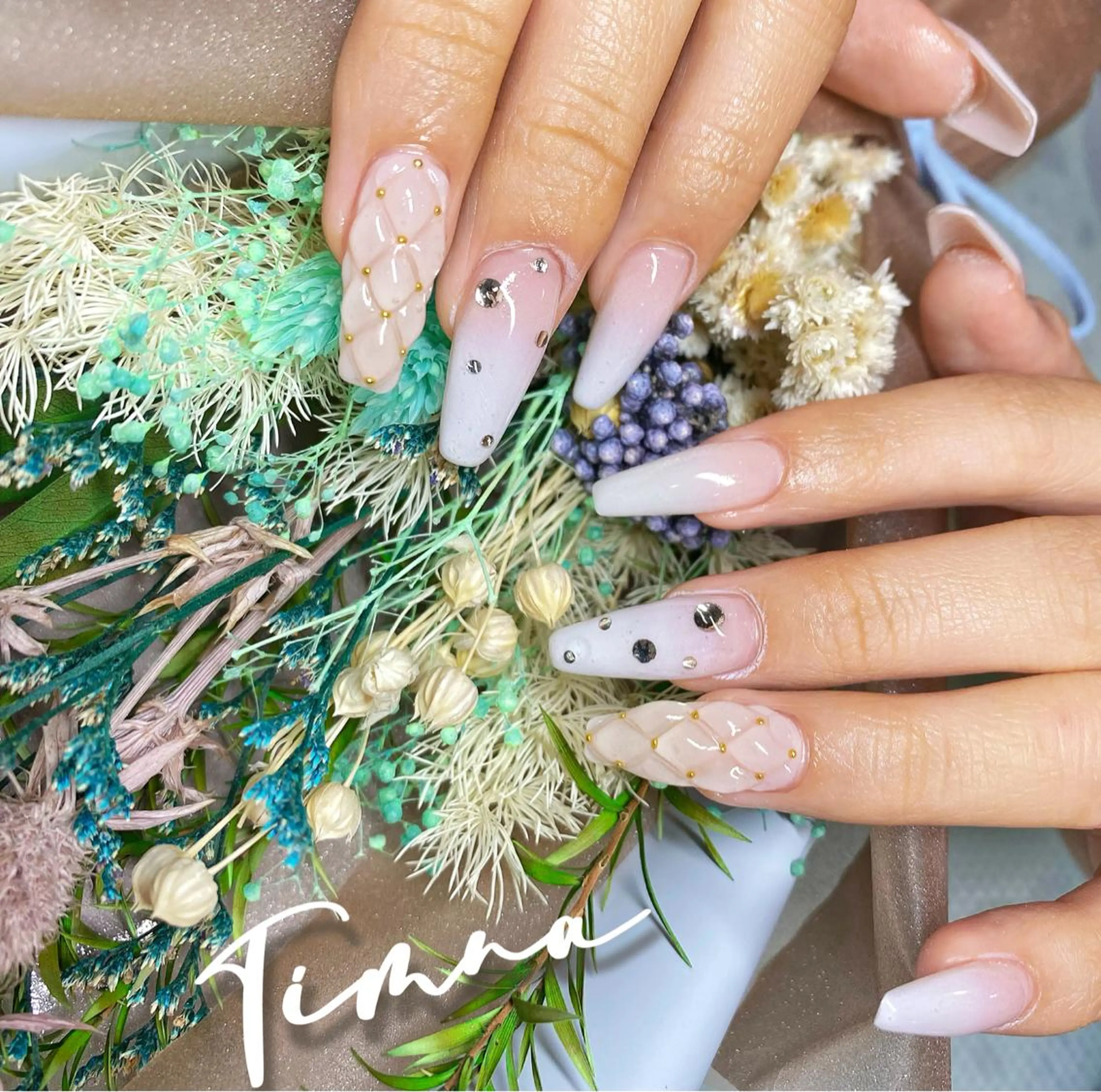 ロング ハンドネイル NAILSALON 🍔Timna🍟のネイルデザイン