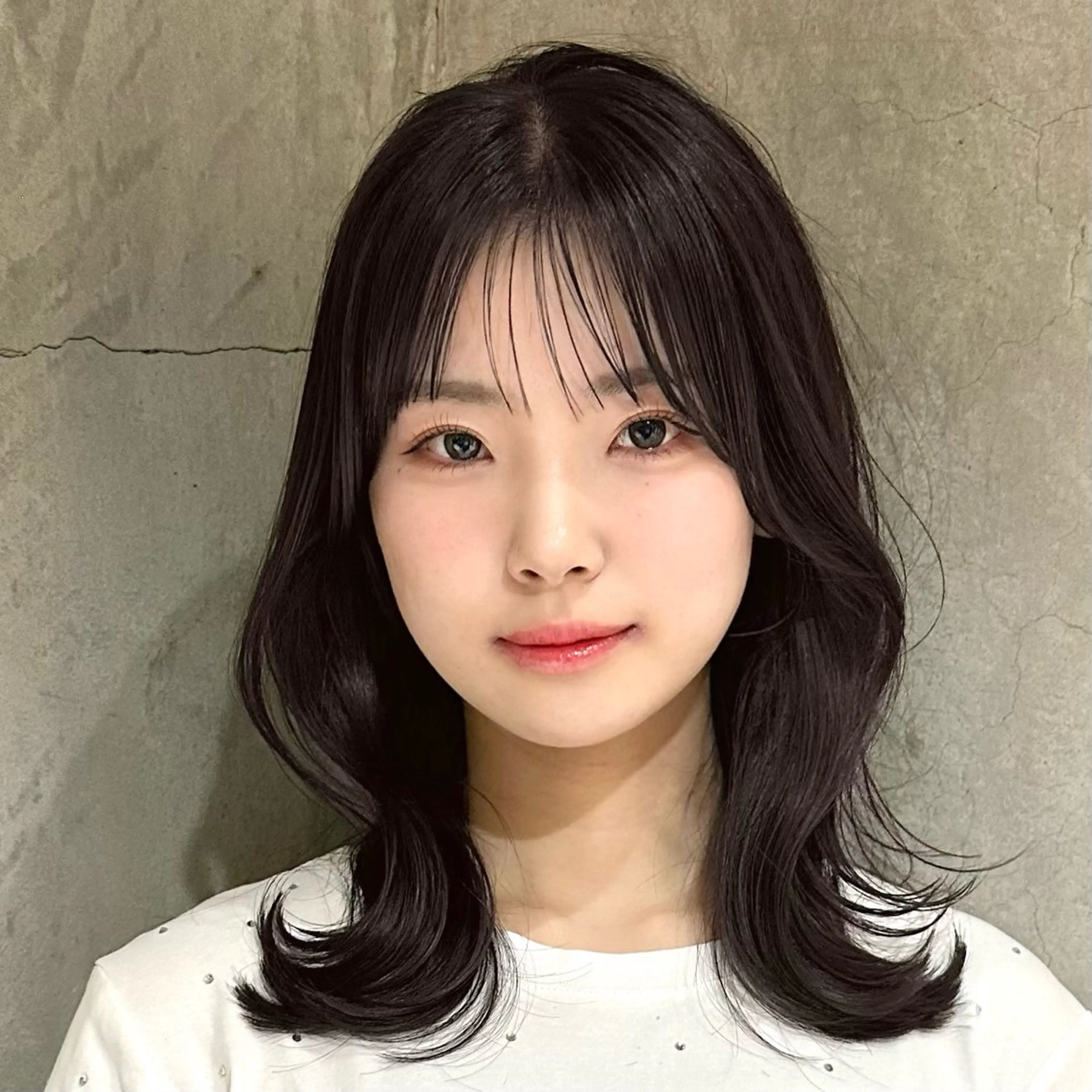 ミディアム カット ヘアカラー トリートメント 🌹ハッシュカット、 レイヤー韓国ヘア🌹のヘアスタイル