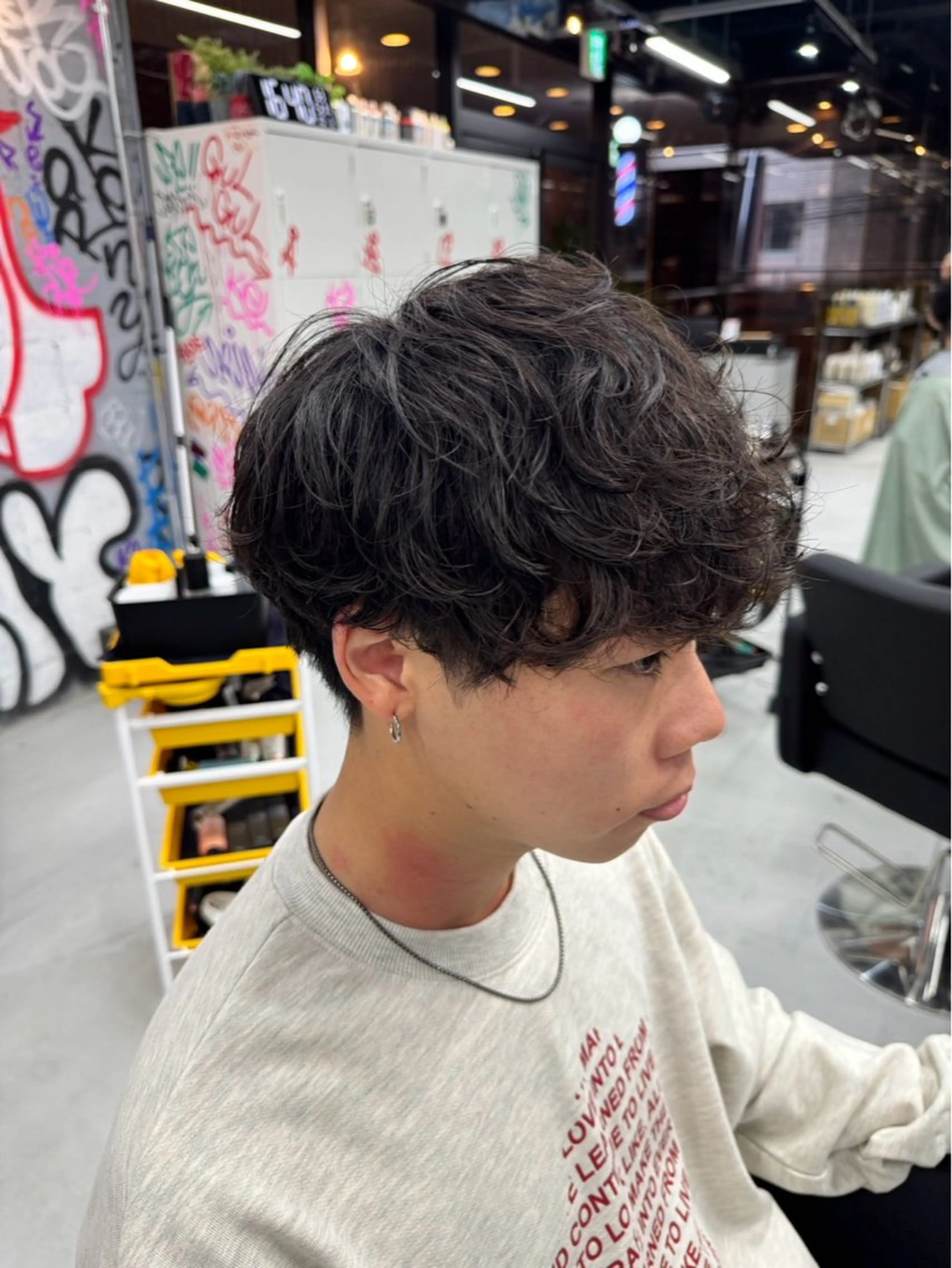 メンズ メンズならお任せ フェザー／波巻きのヘアスタイル