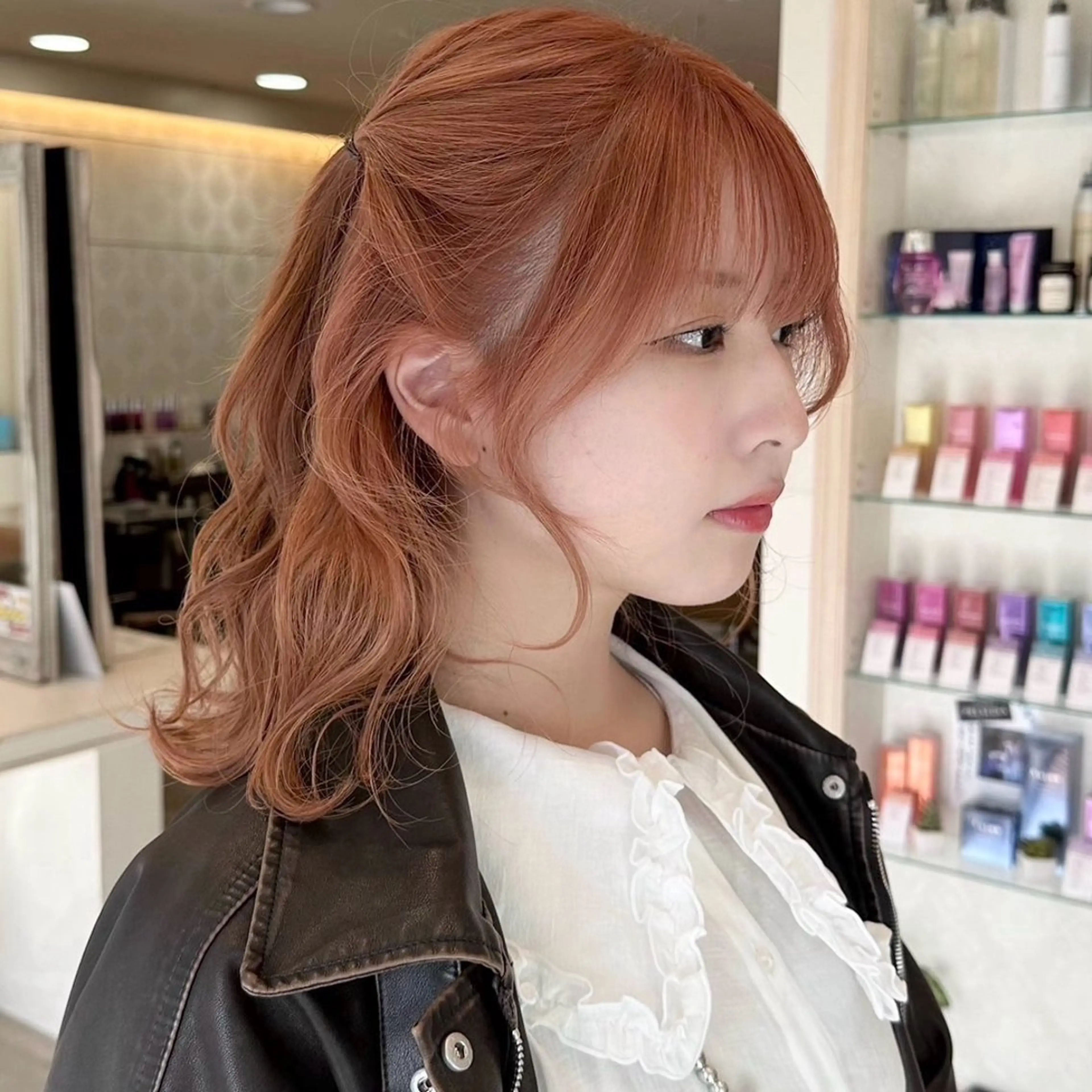 ミディアム カラー ヘアアレンジ ヘアカラー トリートメント ヘアセット 韓国ヘア/レイヤー 顔周りカット/ユキナのヘアスタイル