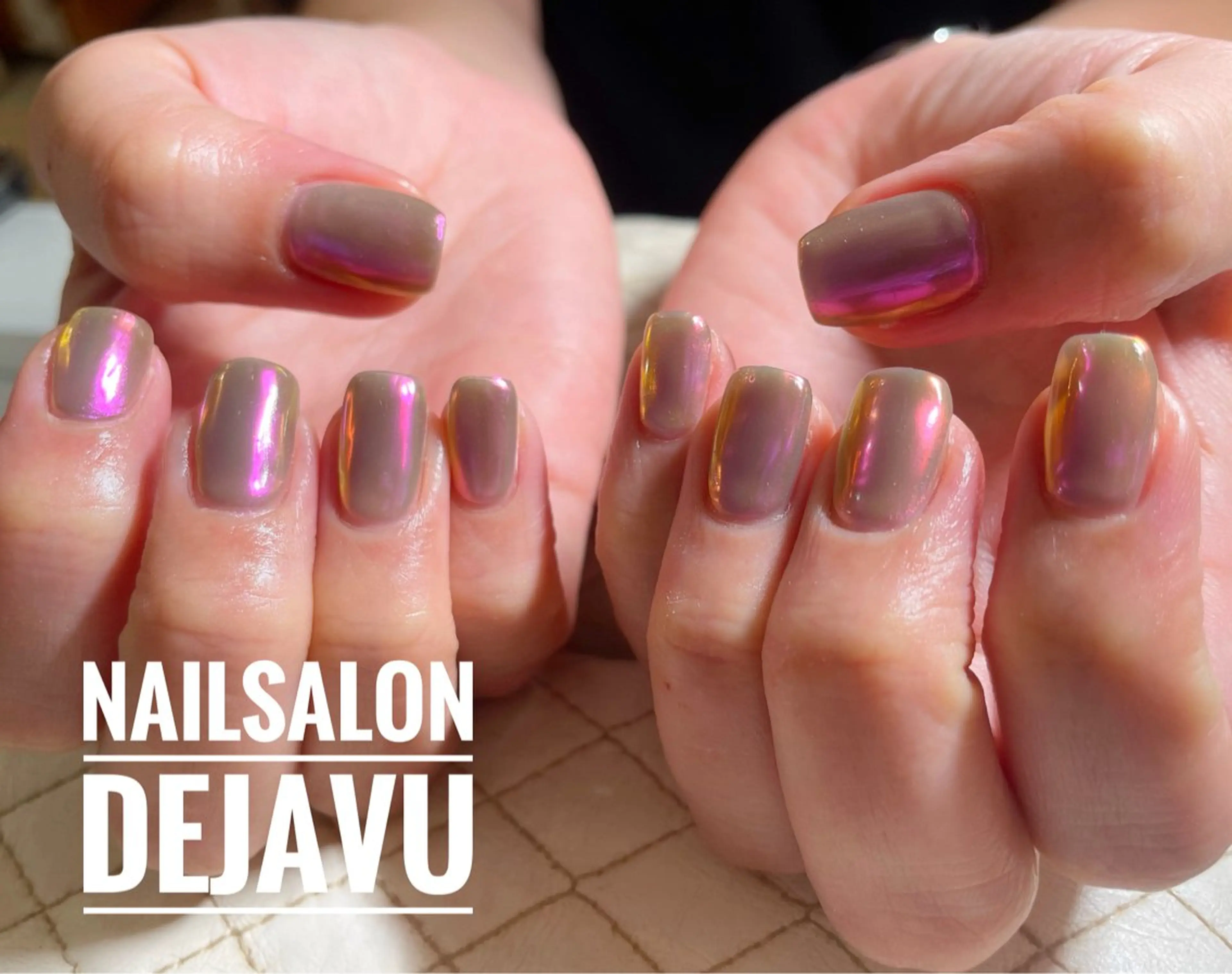 ネイル オーロラネイル ミラーネイル 持ち込み ハンドネイル Dejavu所属・Nail salon Dejavu 🌿のネイルデザイン