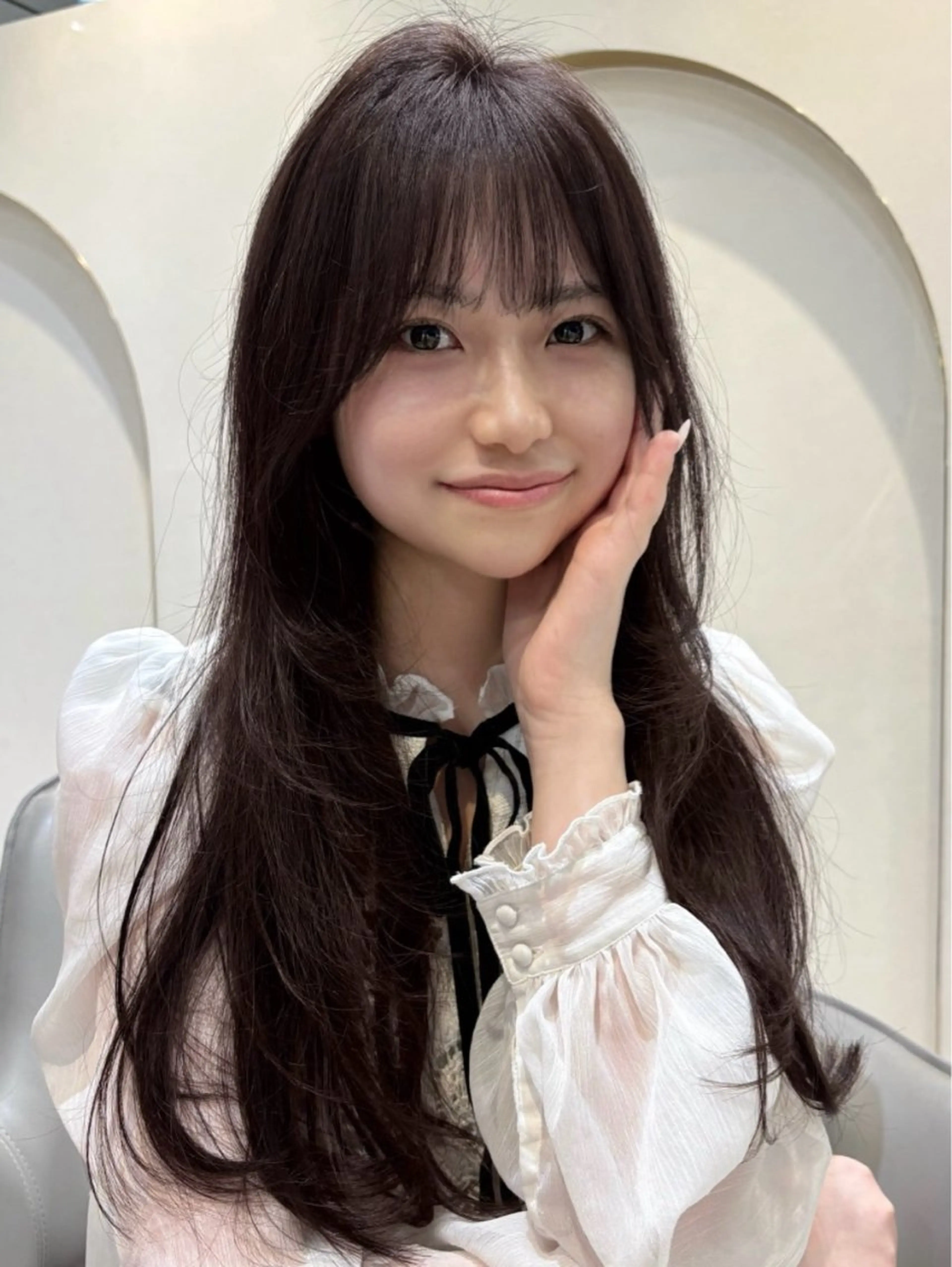 ロング 𝑦𝑢𝑟𝑖𝑎 MIRAのヘアスタイル