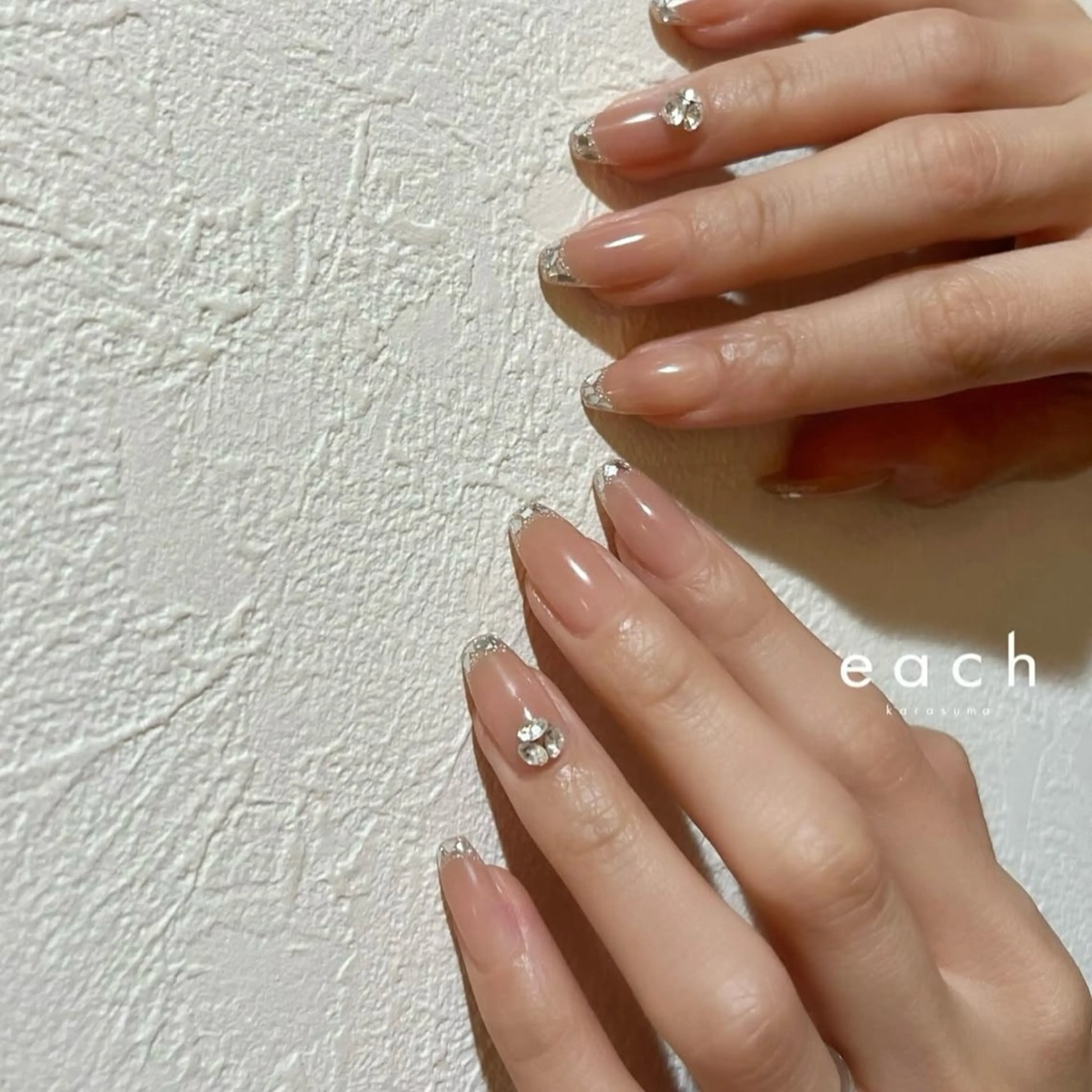 ネイル フレンチネイル ガラスフレンチ 𝒆𝒂𝒄𝒉 kanako 🕊のネイルデザイン