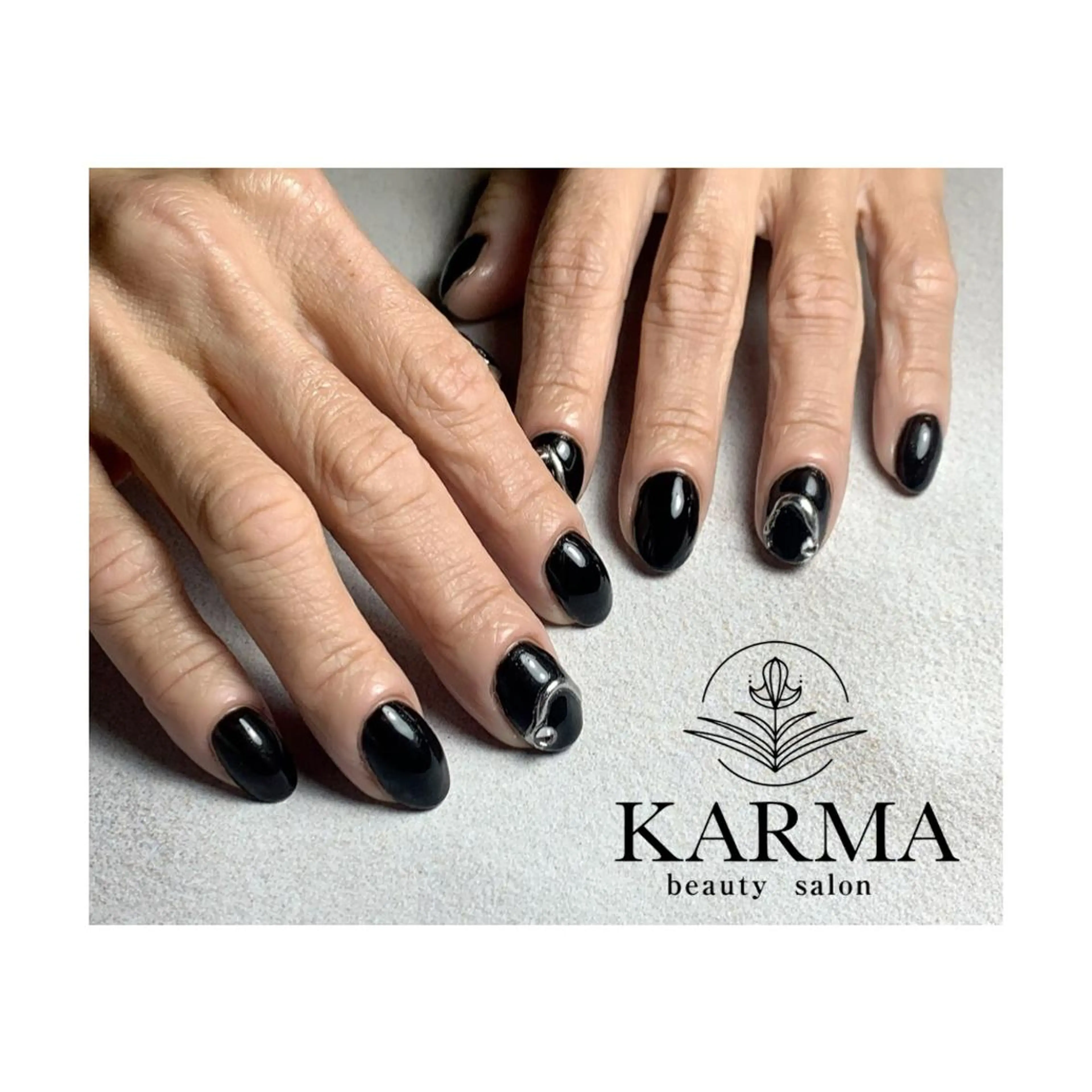 ショート ネイル シルバー ハンドネイル KARMA salonのネイルデザイン