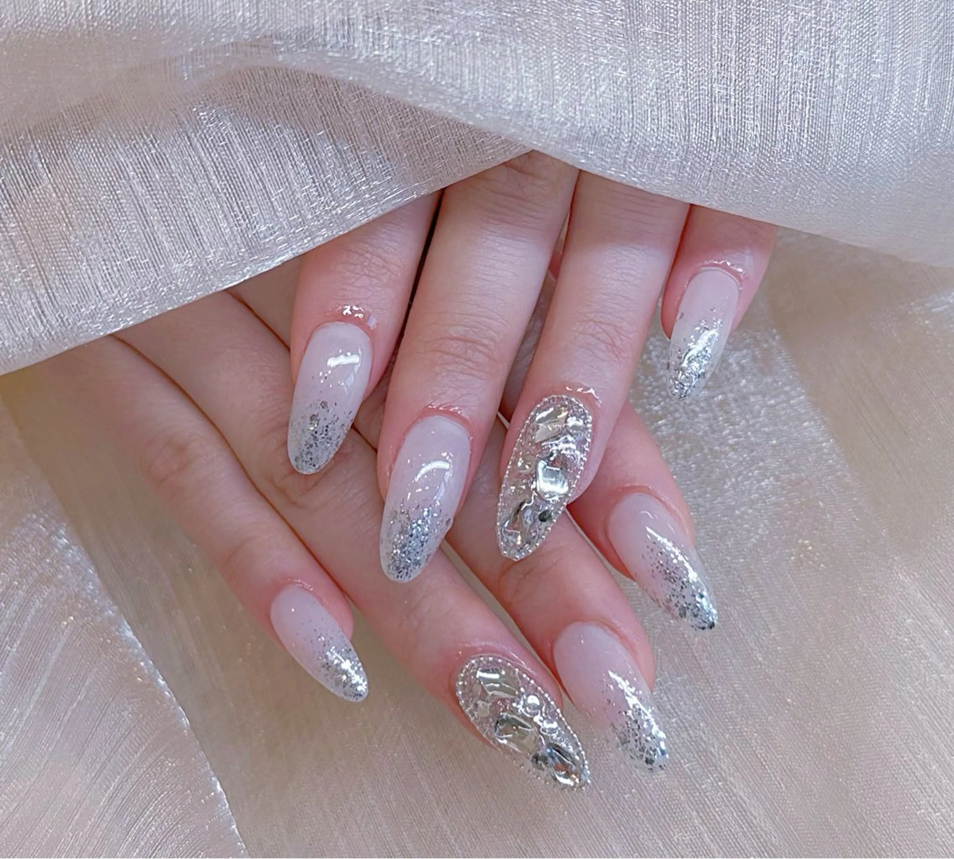 ネイル アートネイル 韓国ネイル 水色 ロングネイル マグネットネイル ハンドネイル ハンドケア NailDemure 【銀座店】のネイルデザイン