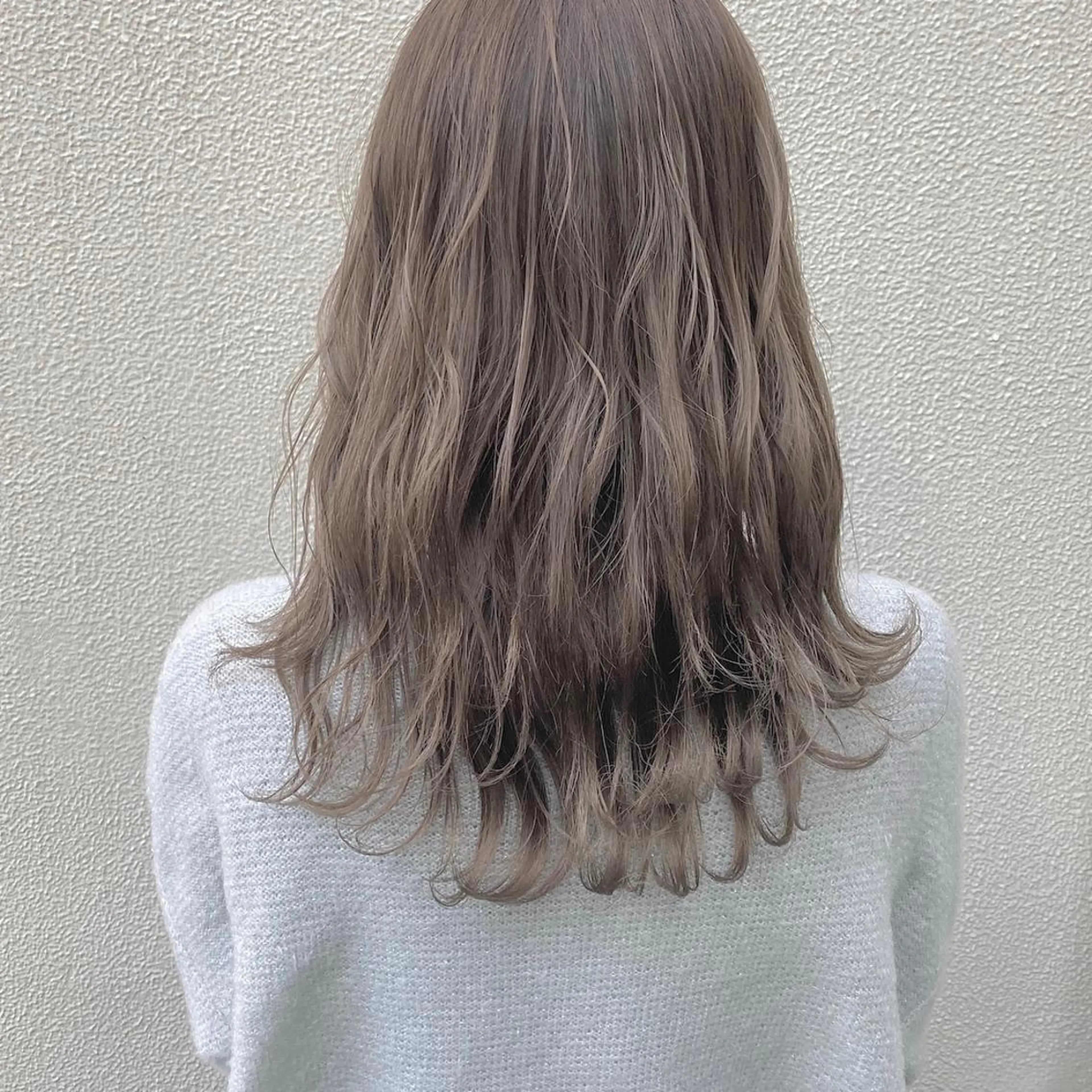 ミディアム カラー CLUTCH天王寺 西藤遥河のヘアスタイル