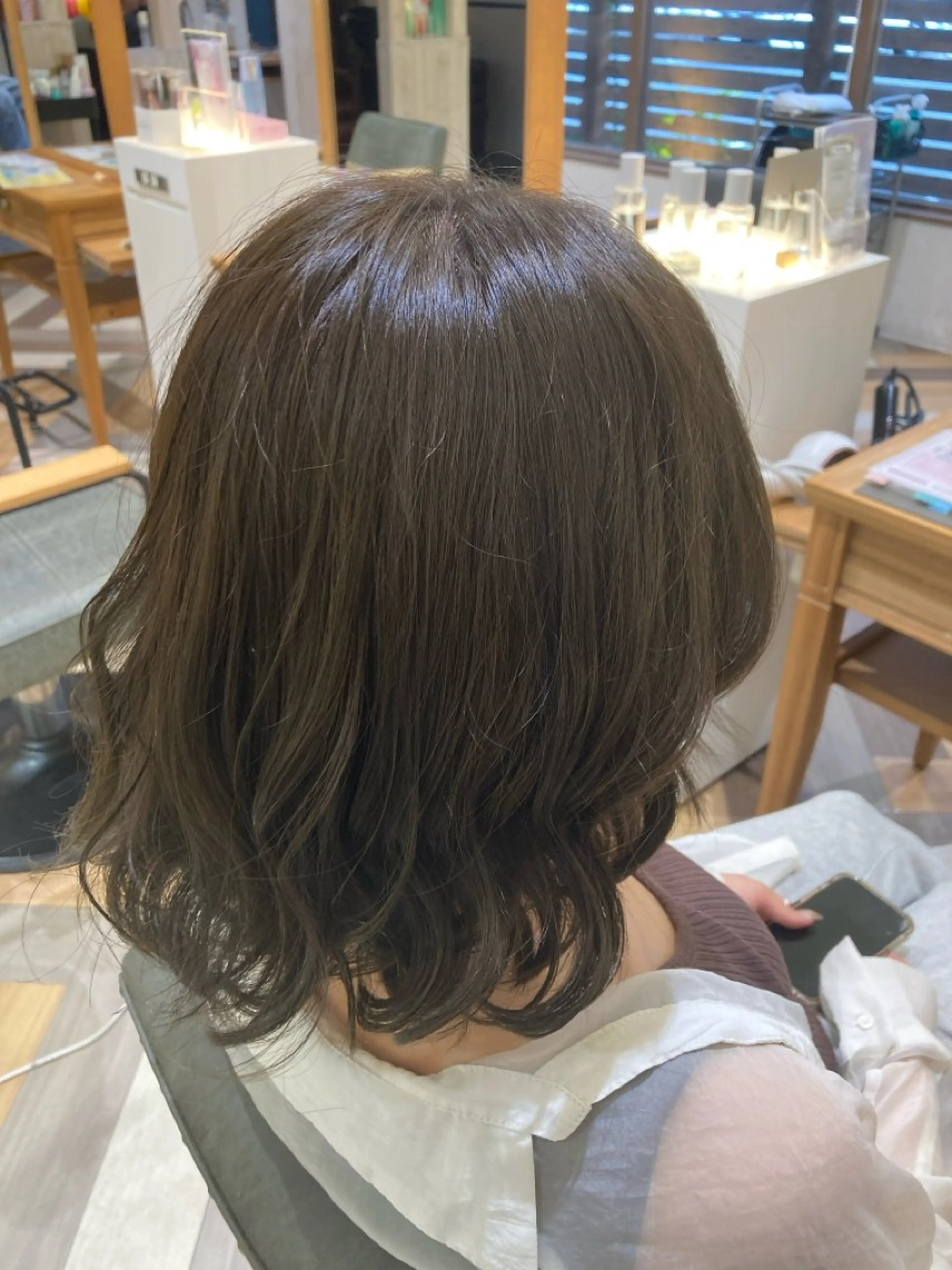 カラー グレージュ オリーブグレージュ オリーブグレー ヘアカラー 大西 瞭弘のヘアスタイル