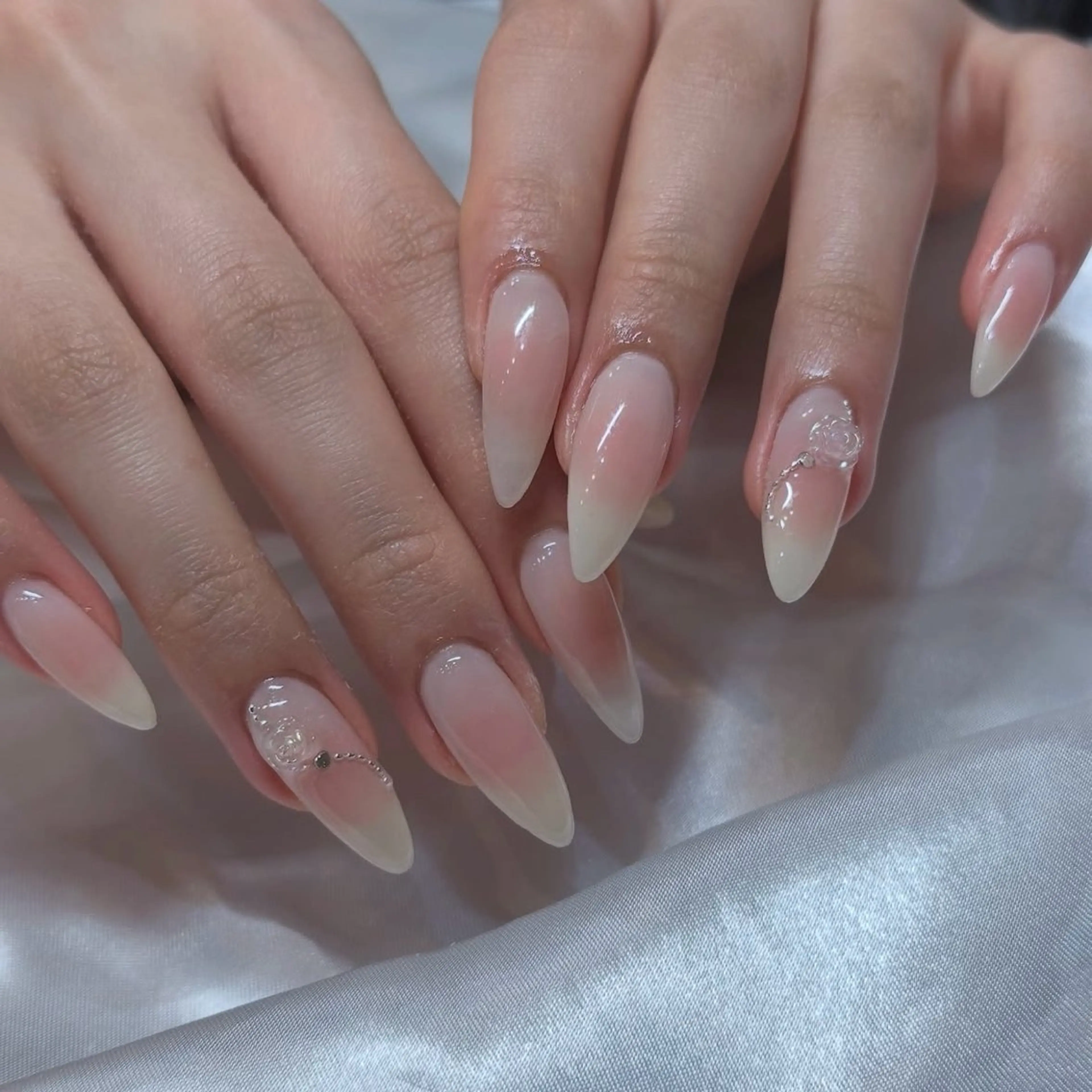 ネイル チークネイル ハンドネイル Babel京橋店所属・Babel yuzukiのネイルデザイン