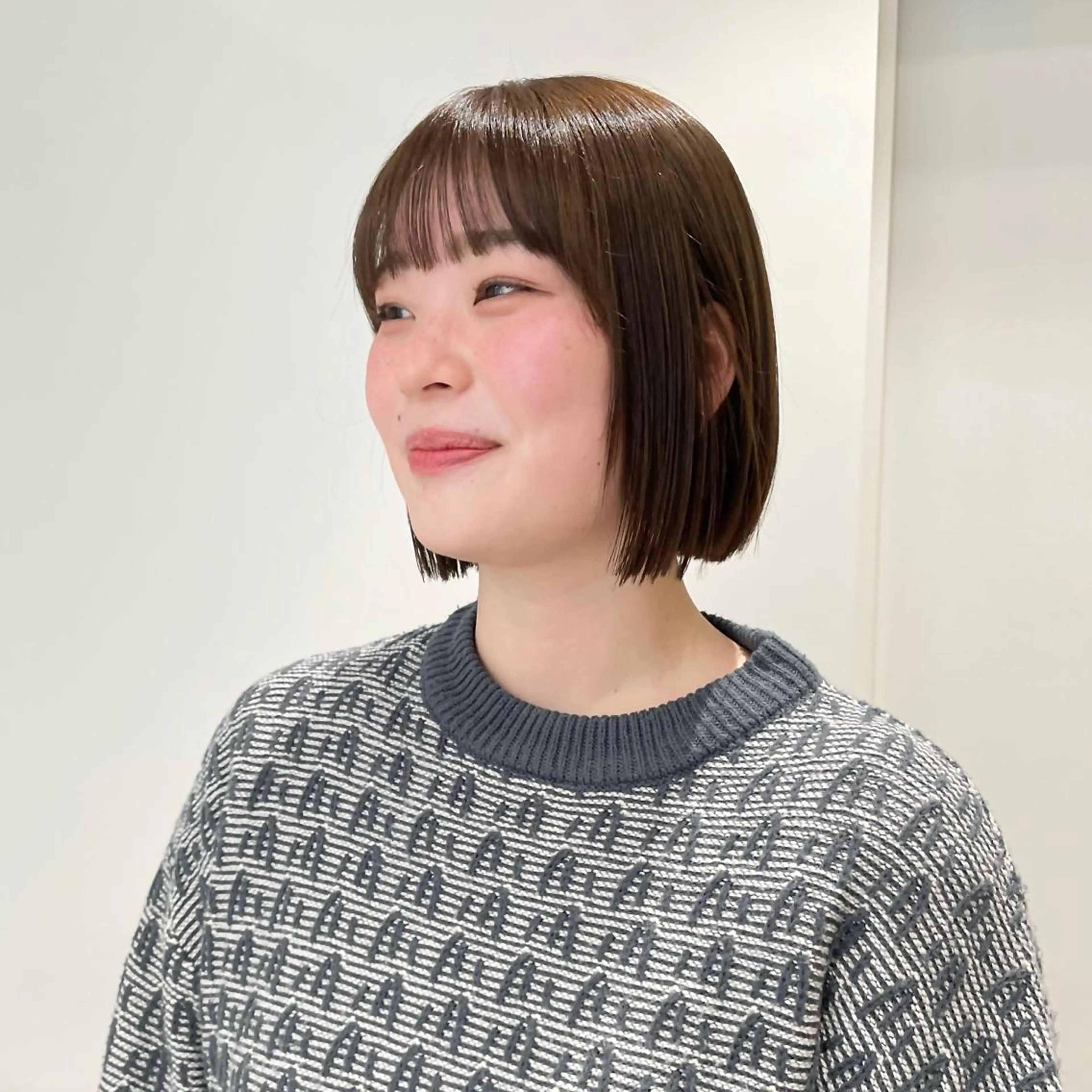 ミディアム カラー ベージュカラー ボブ GO TODAY 新宿Aura店所属・ベージュ🤎透明感 カラー🤎anriのヘアスタイル