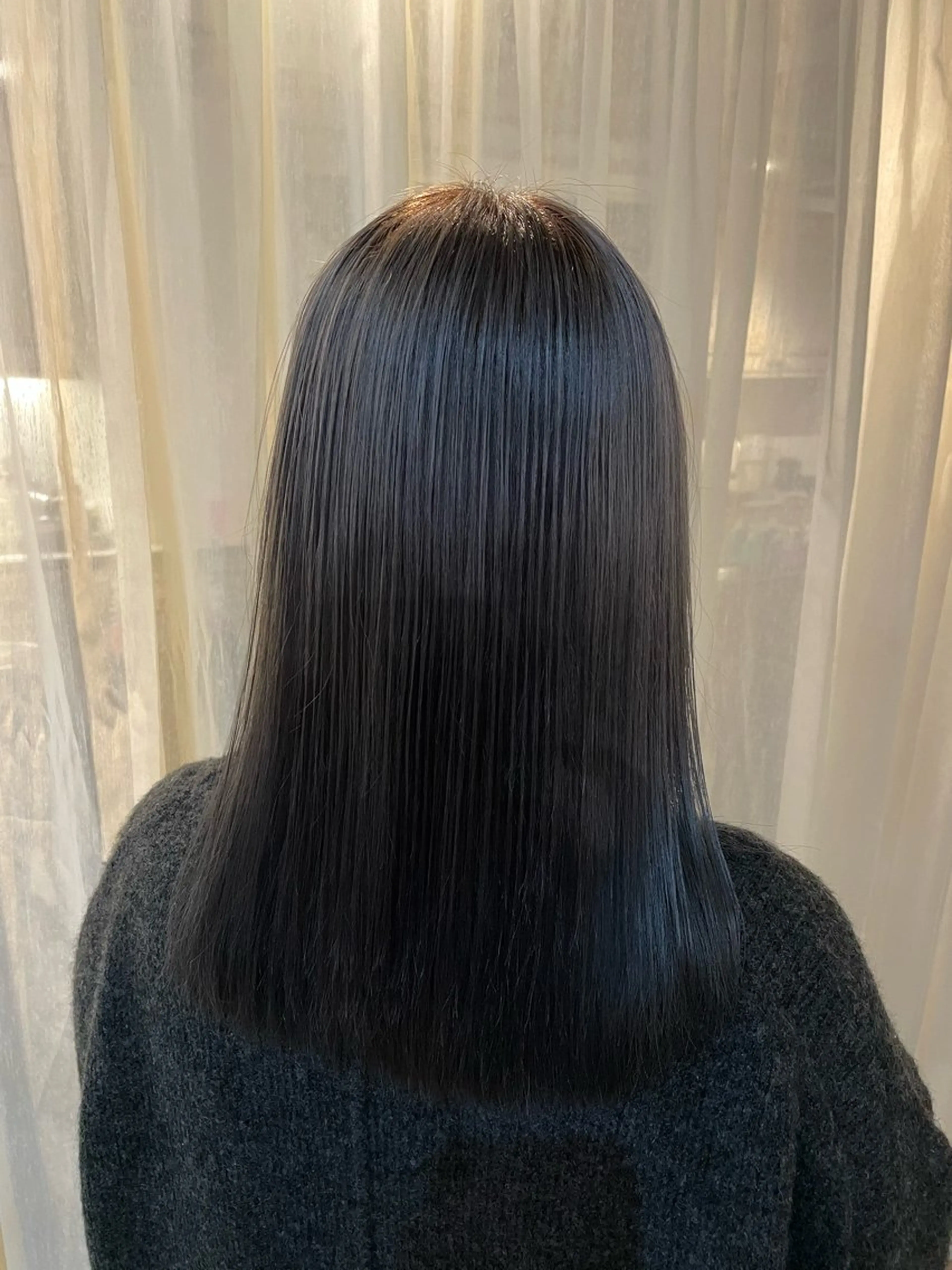 セミロング replay所属・藤原 百花のヘアスタイル