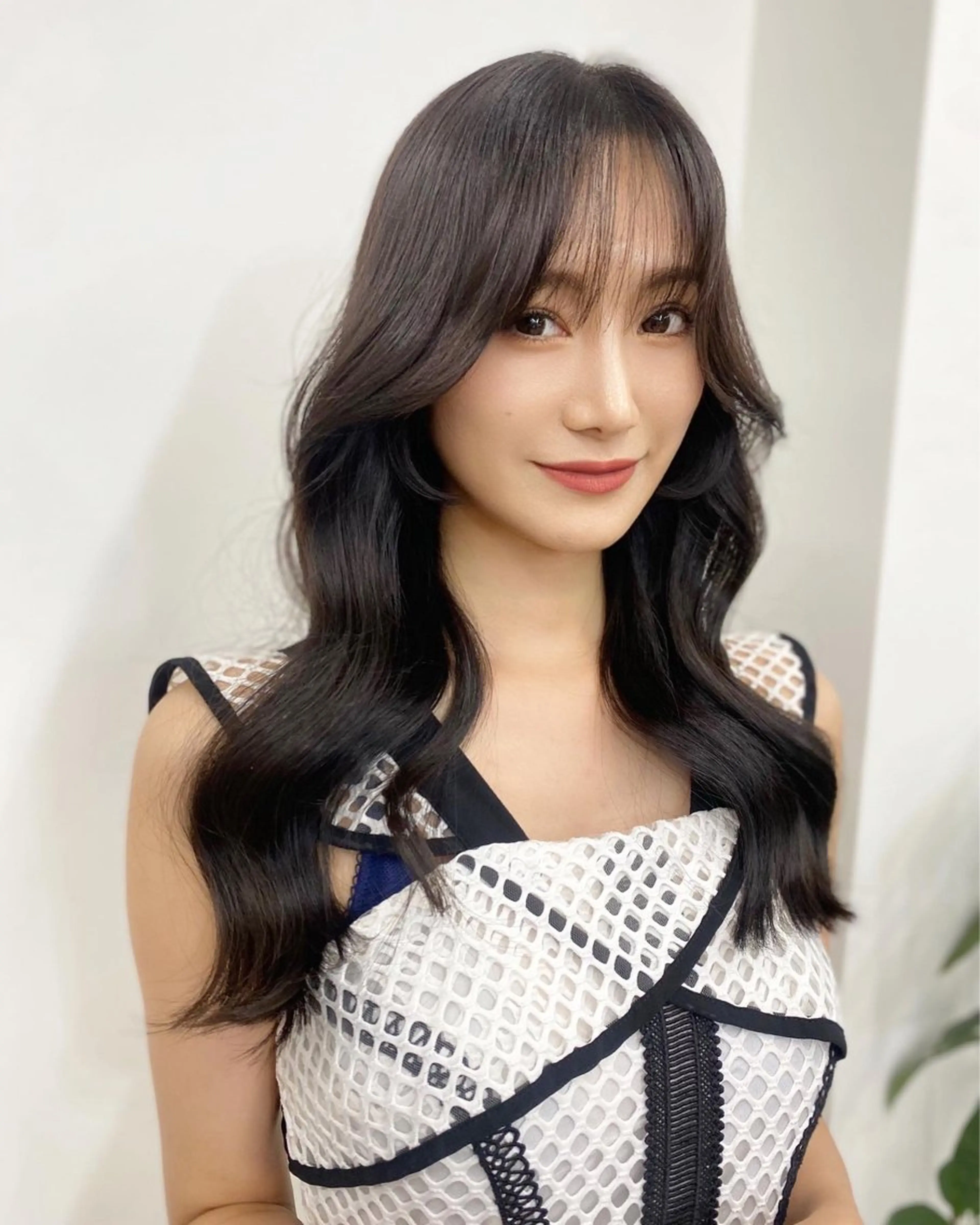 セミロング カラー カット ヘアカラー トリートメント 韓国風×透明感カラー 髪質改善オタベシンヤのヘアスタイル