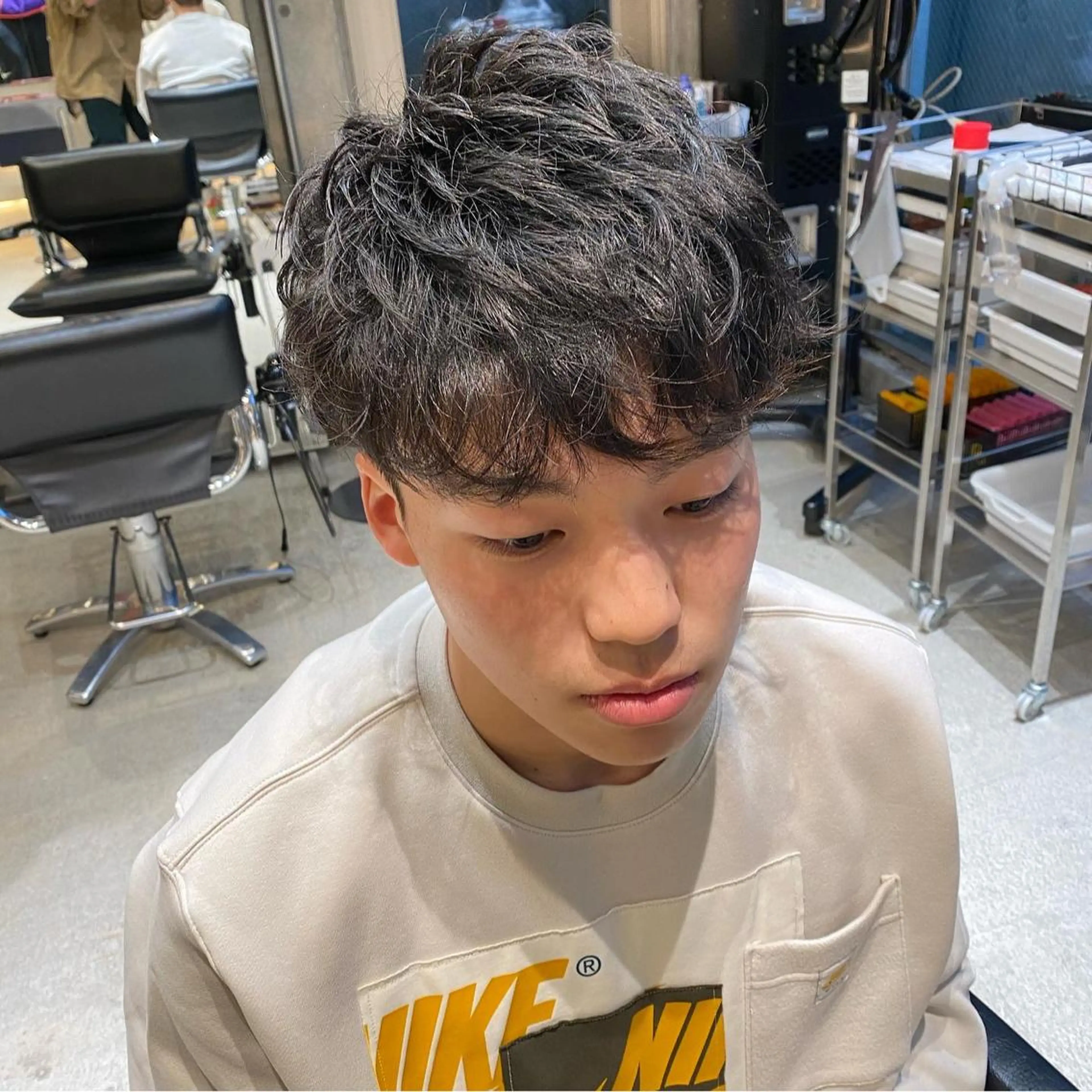 ショート メンズ アップバング メンズ韓国風 マッシュ メンズショート ツーブロック カット パーマ 大人可愛いヘア 大田のヘアスタイル