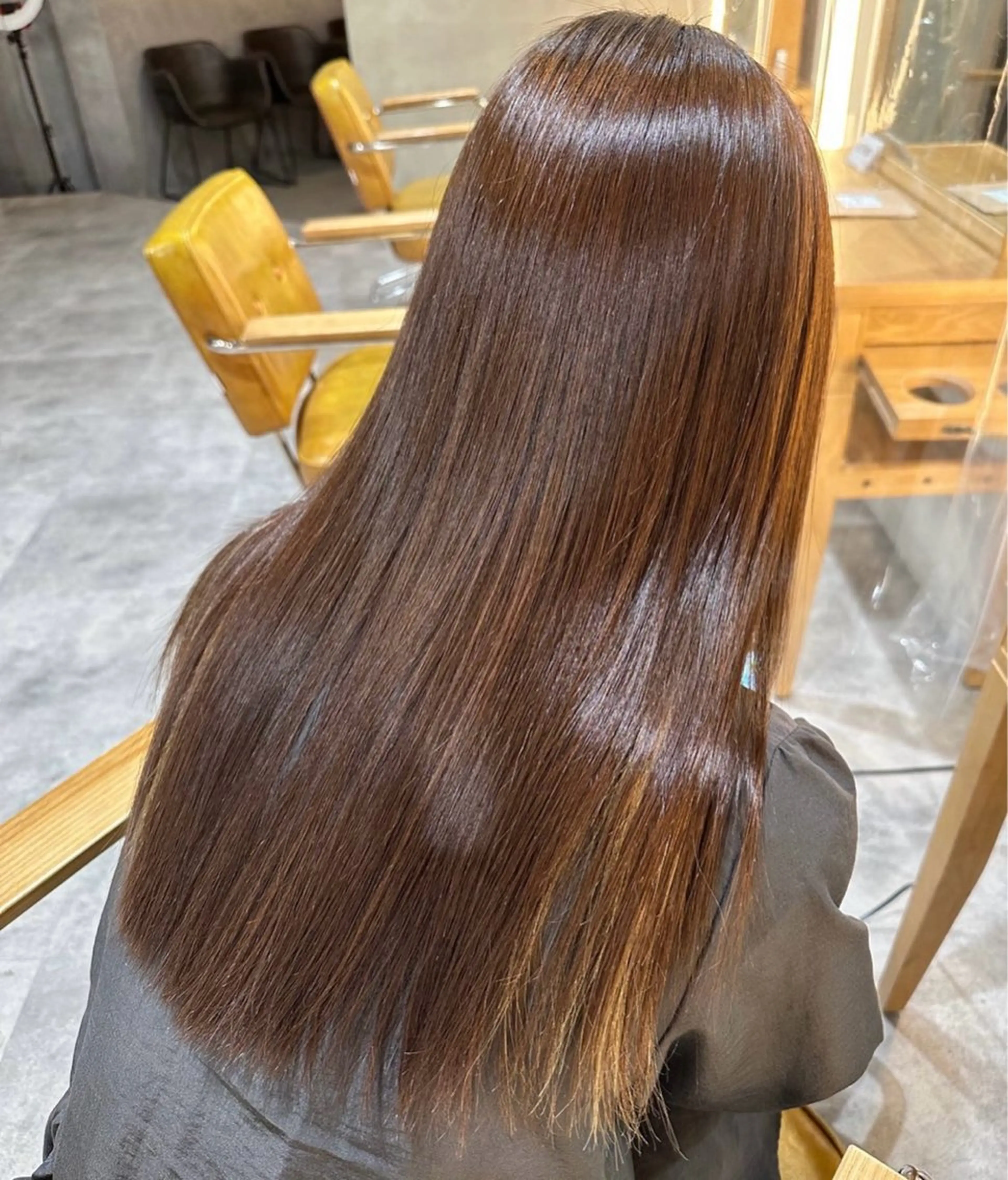 ロング 縮毛矯正 縮毛矯正髪質改善 絹髪酸性ストレートのヘアスタイル