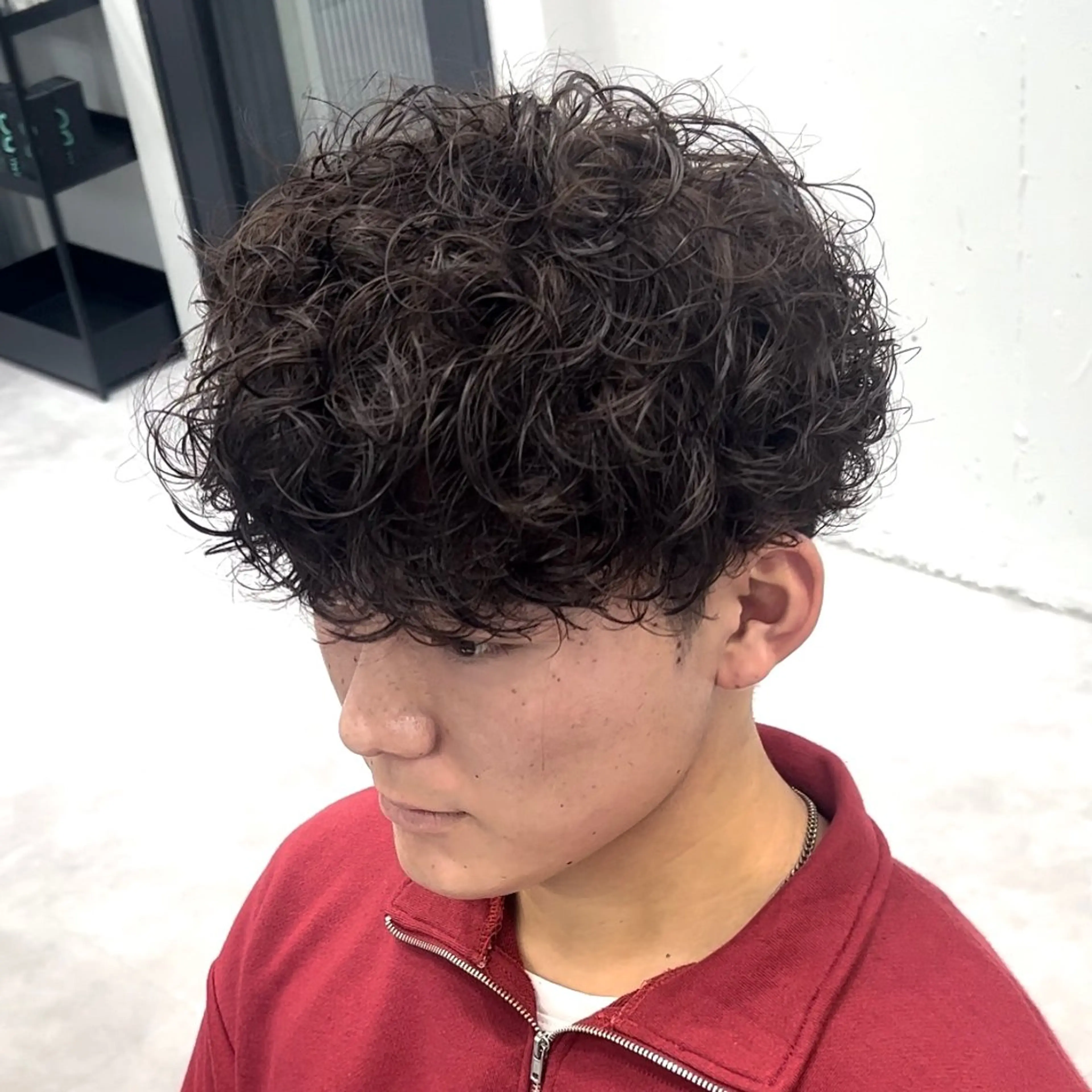 パーマ メンズ メンズパーマ プードルパーマ プードルパーマ 曲がる縮毛矯正 LIBER 　岩名のヘアスタイル