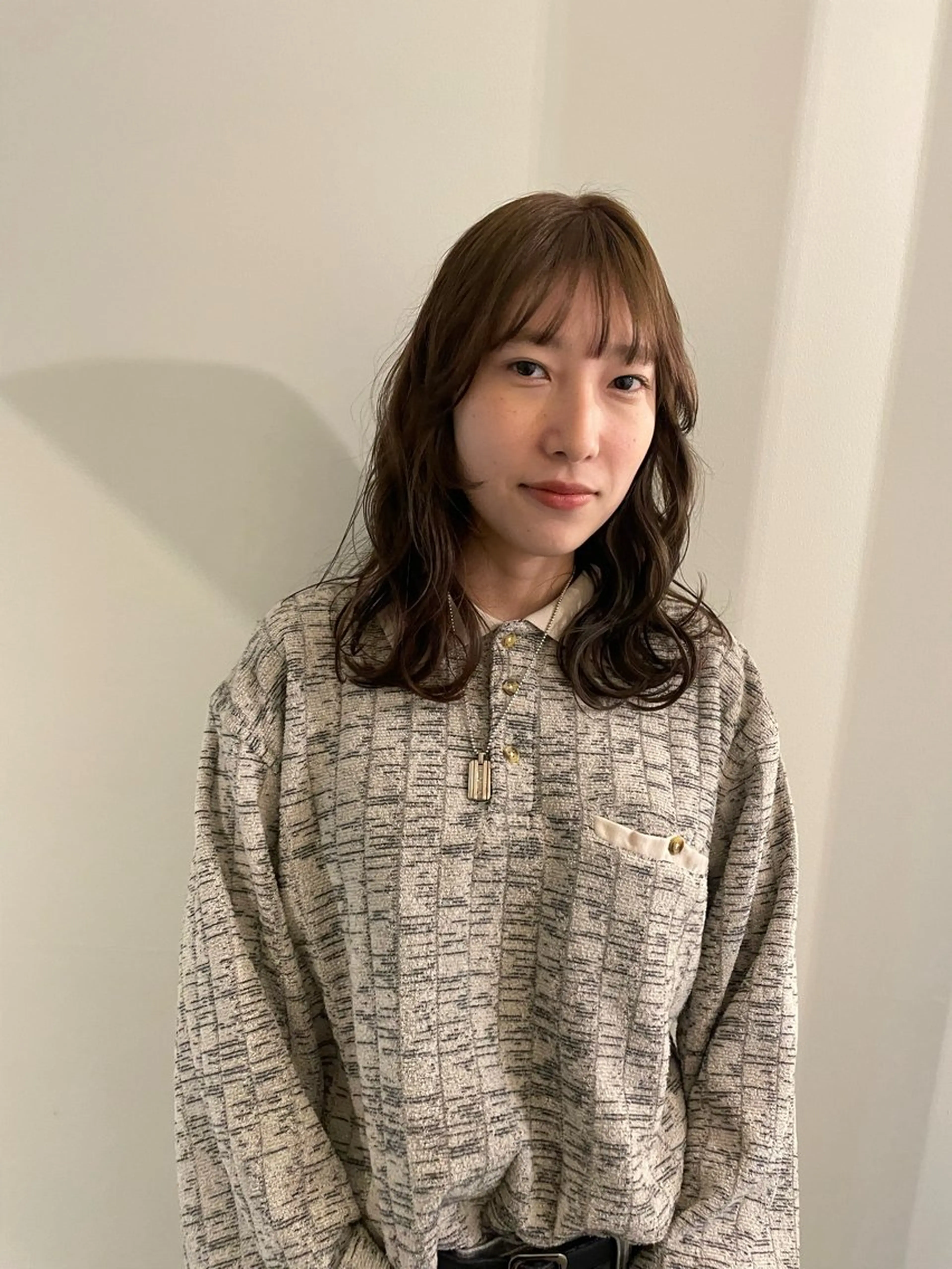 ミディアム カラー ベージュカラー オリーブベージュ カット ヘアカラー トリートメント 渋谷 留菜のヘアスタイル