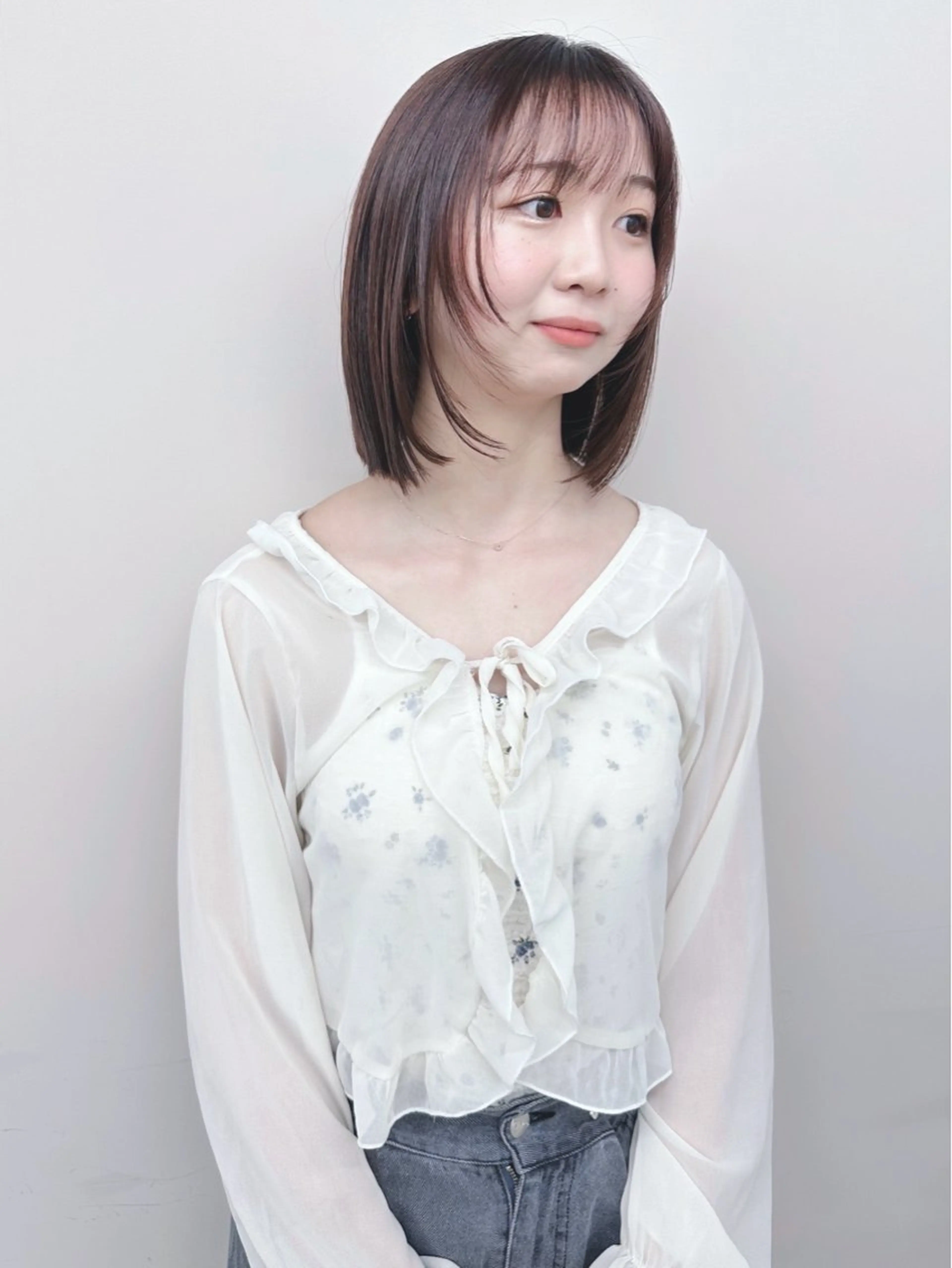 ミディアム とうい/パーマボブ/ くせ毛/丸みボブのヘアスタイル