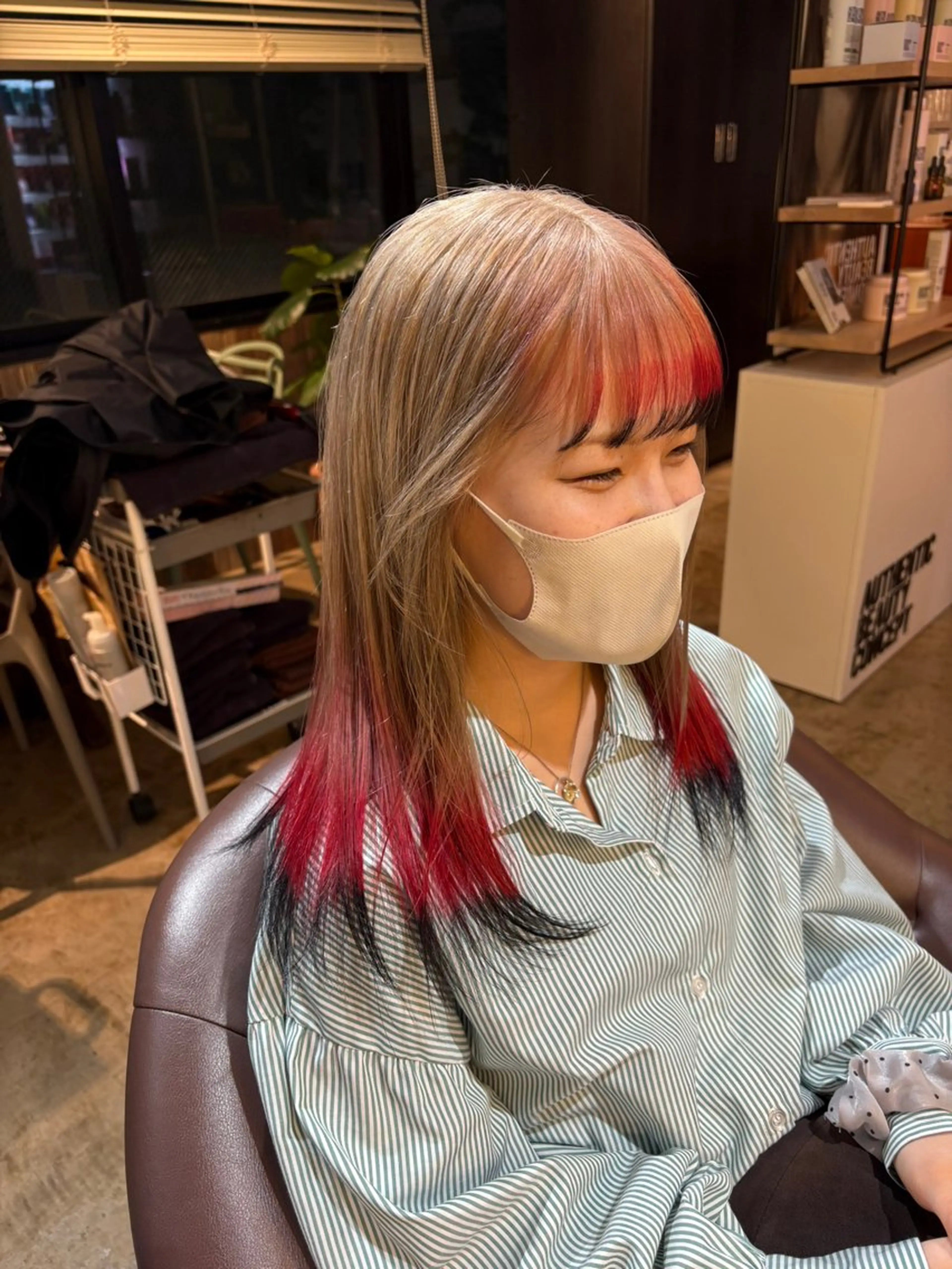 セミロング カラー デザインカラー ヘアカラー 内田 尚希のヘアスタイル