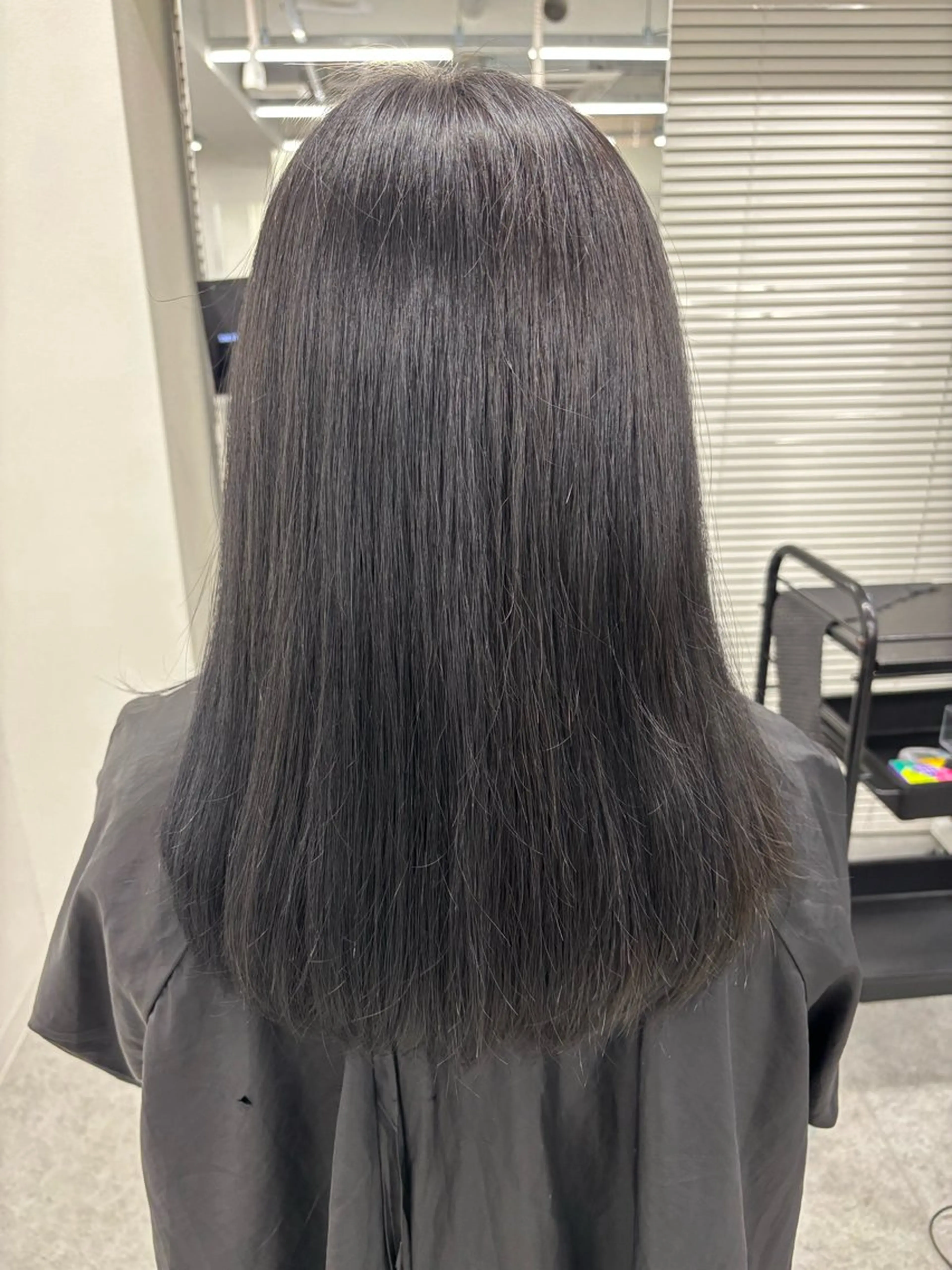 カラー 髪質改善 ヘアカラー トリートメント 🤍赤みのない透明感 カラー🤍MEIのヘアスタイル