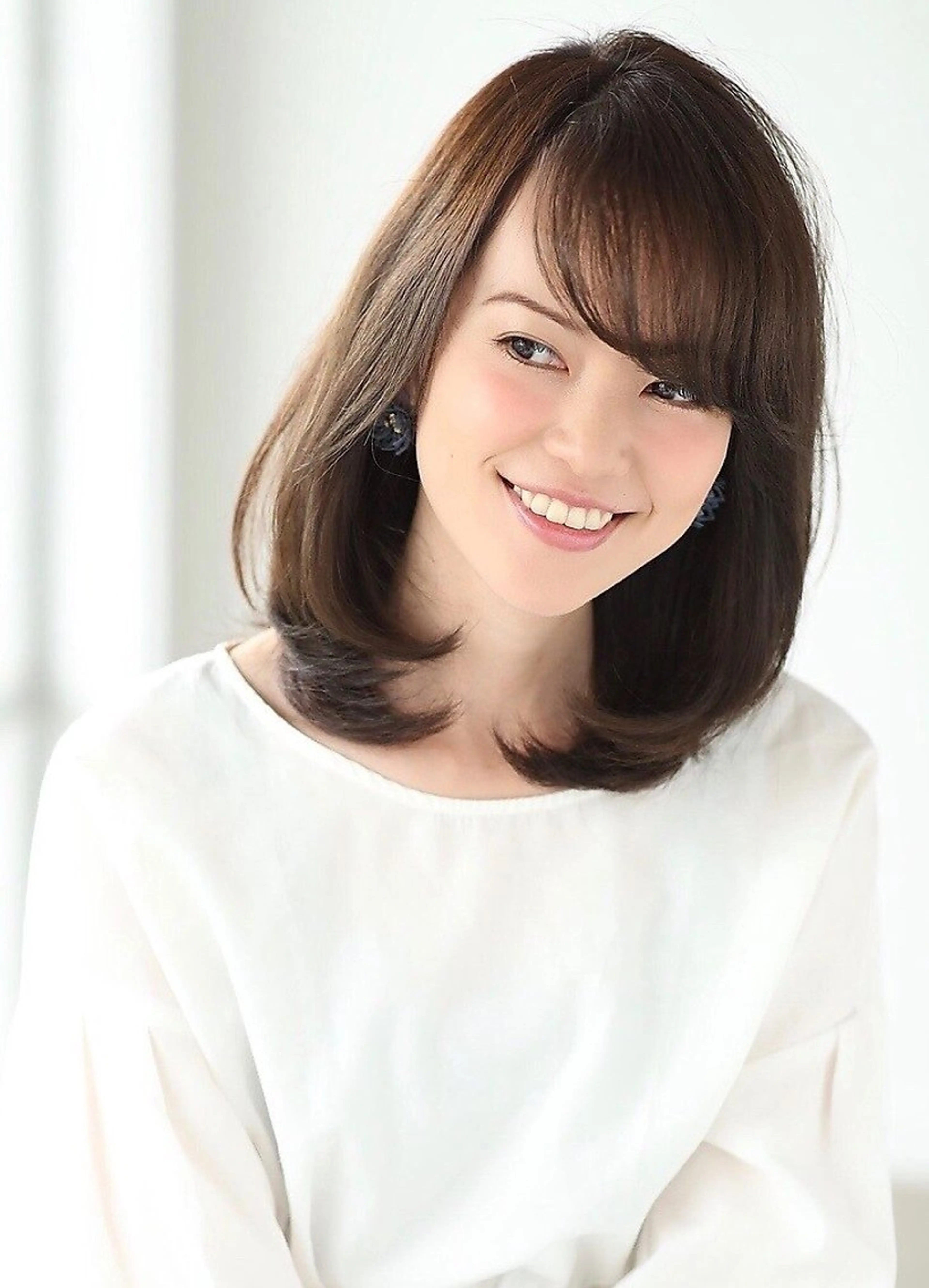 ミディアム カラー レイヤーカット 小顔カット カット ヘアカラー トリートメント 自由が丘×似合わせ ディレクター枦山大将のヘアスタイル