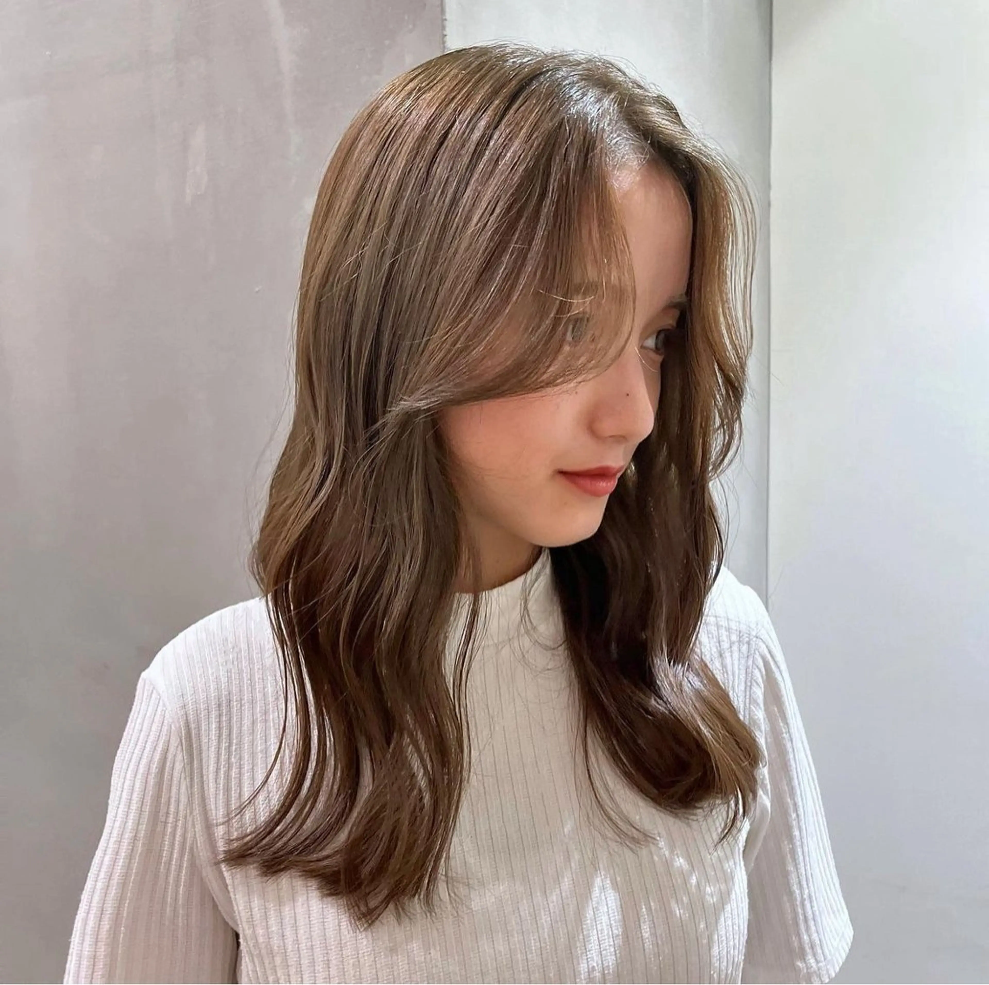 ミディアム カラー ベージュカラー ブリーチ kuma /透明感カラーのヘアスタイル