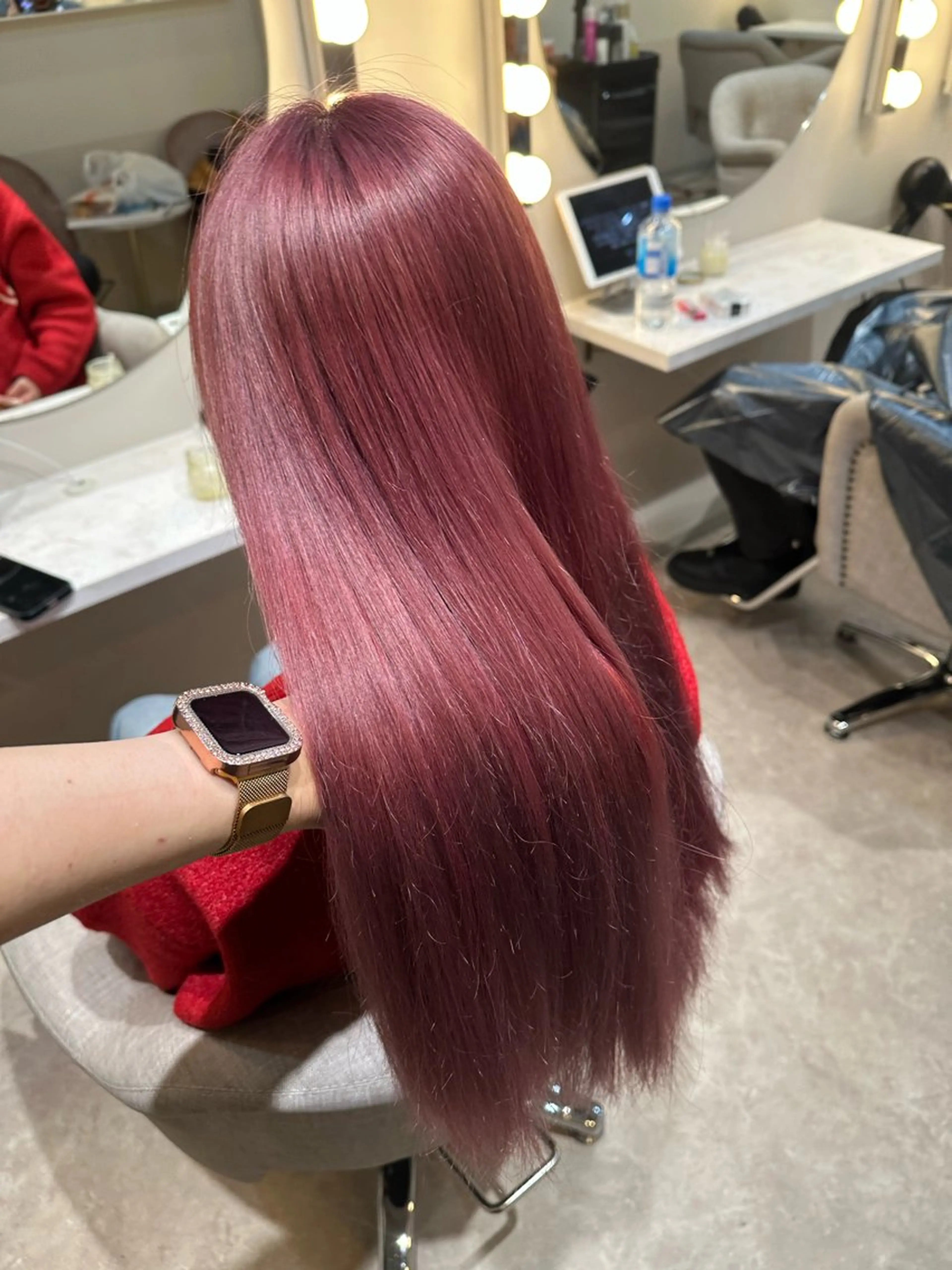 ロング カラー 徳永 綾華のヘアスタイル
