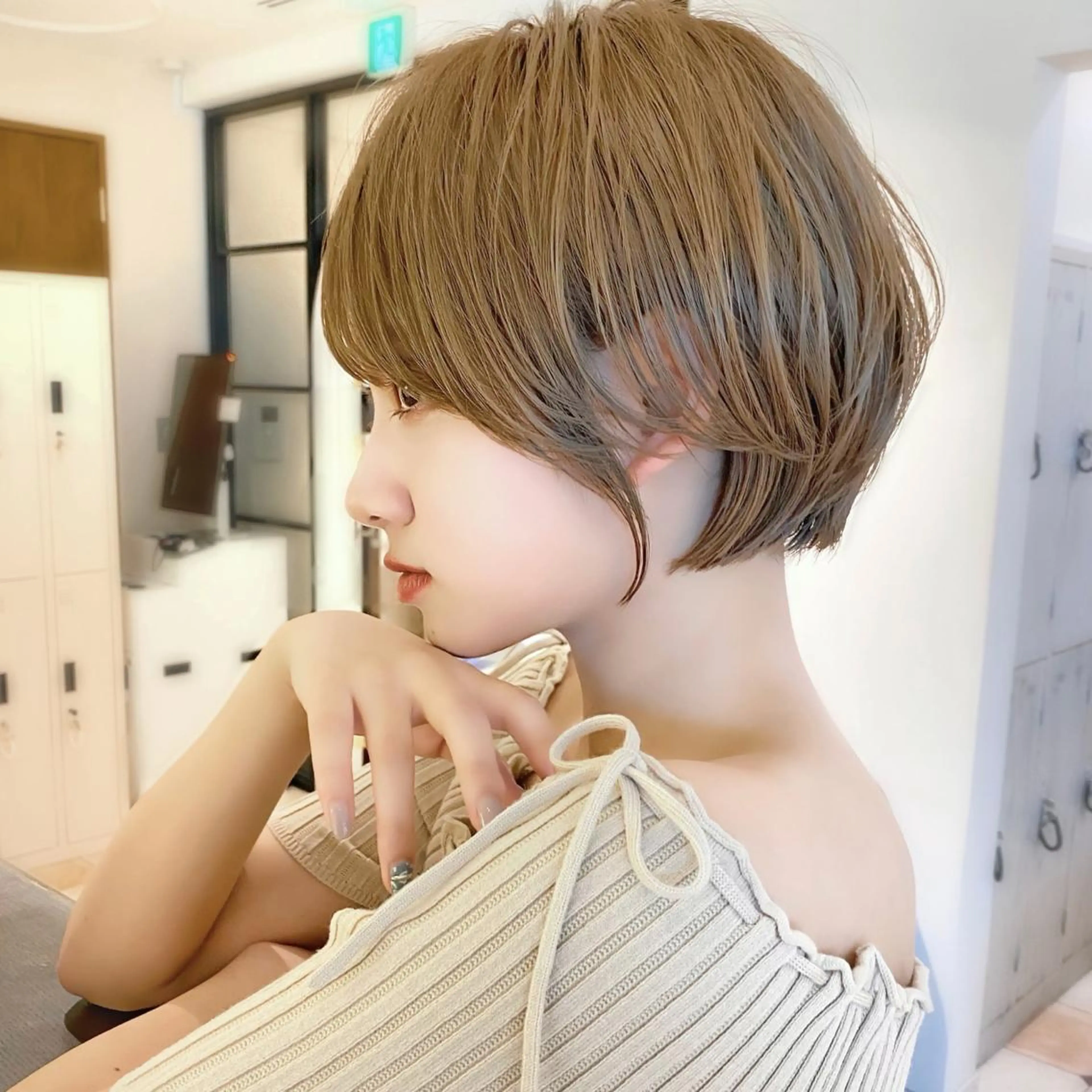 ショート カラー 切りっぱなしボブ ショートボブ ベージュカラー ブリーチ ケアブリーチ カット ヘアカラー トリートメント ショート、ボブの神✨ 峯朋也✂︎✨のヘアスタイル