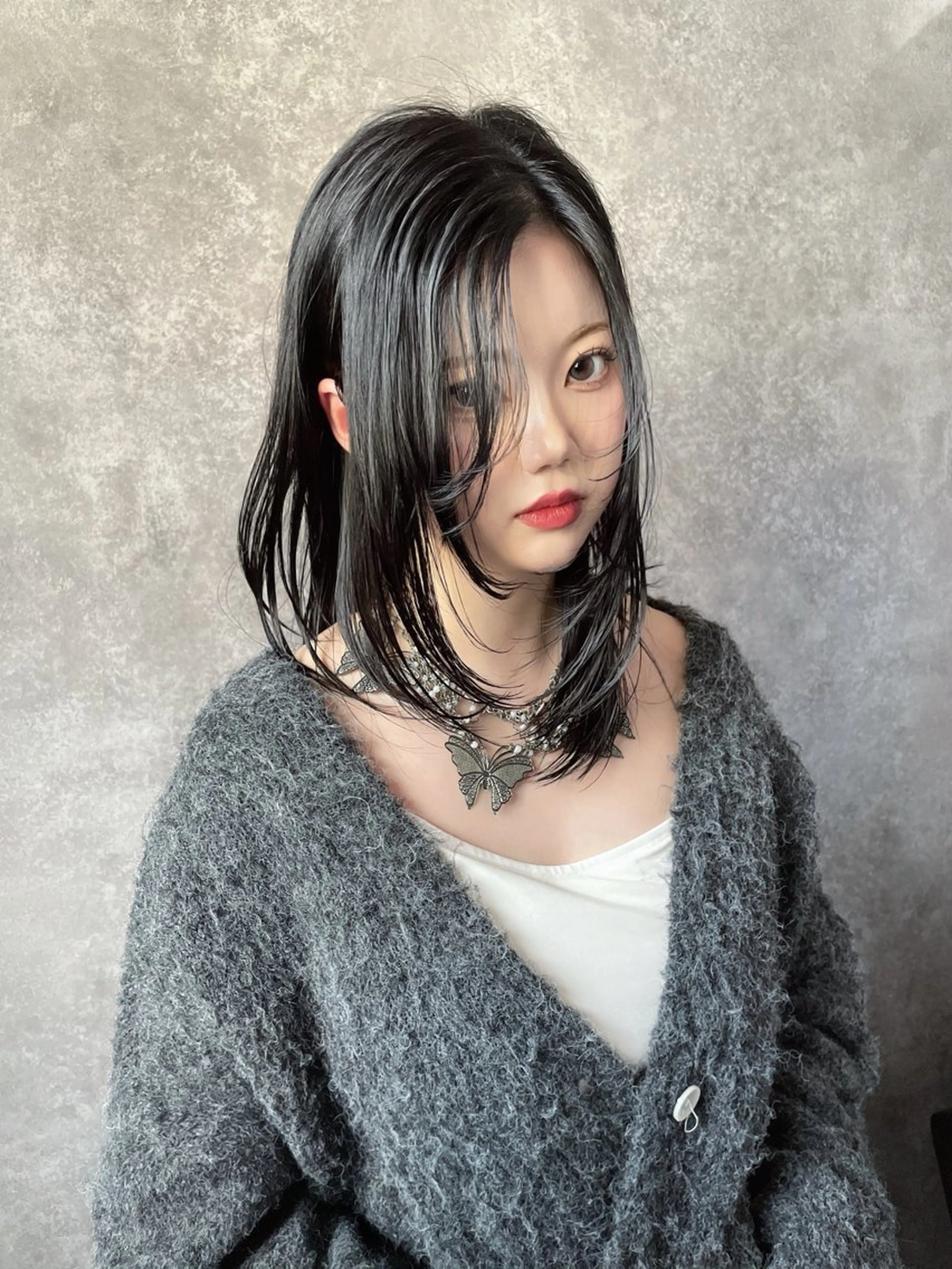ミディアム ケアカラー トリートメント ヘアカラー isseiハイトーン /韓国レイヤーのヘアスタイル
