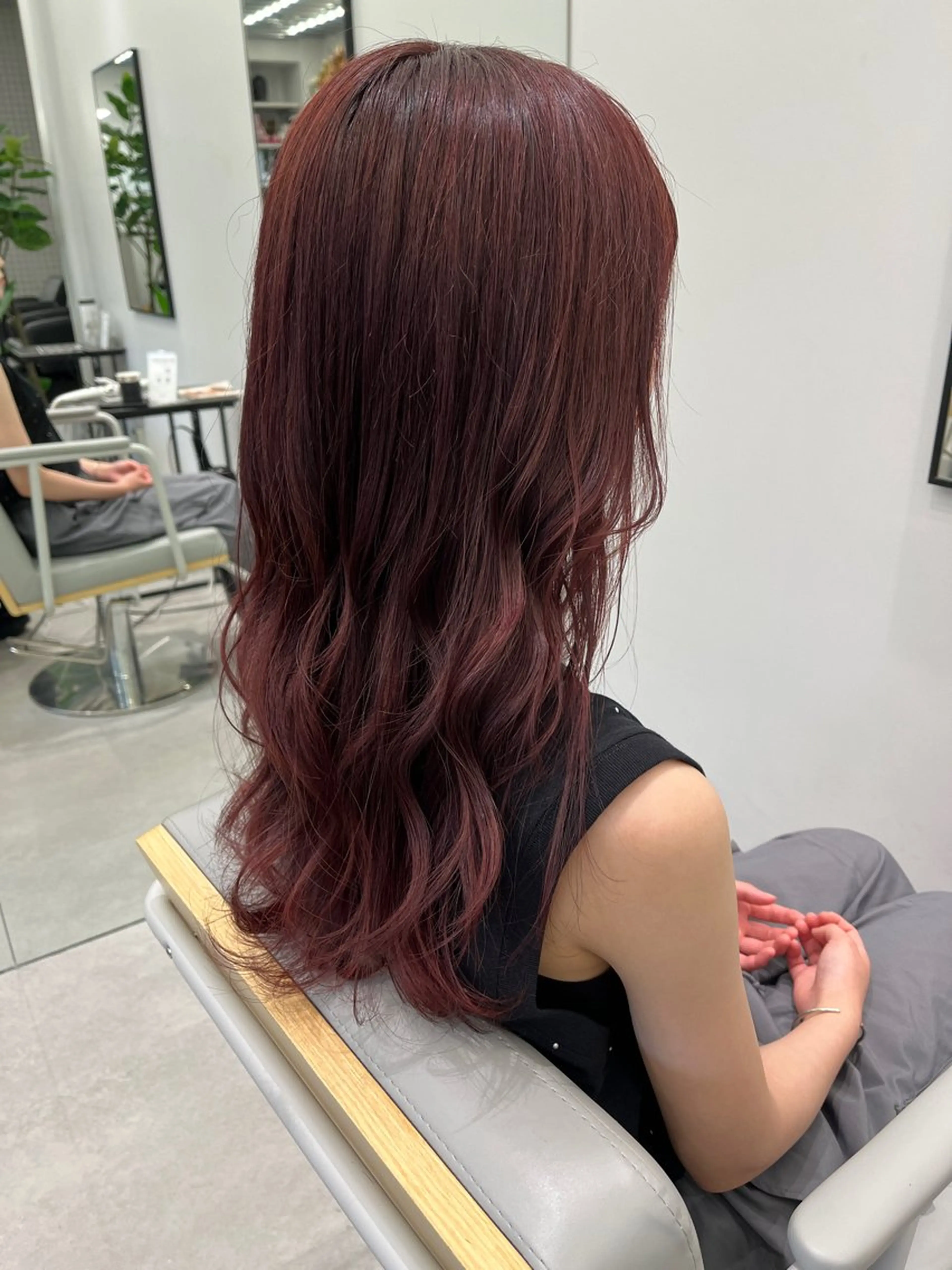 ミディアム カラー 菅 樹希弥のヘアスタイル