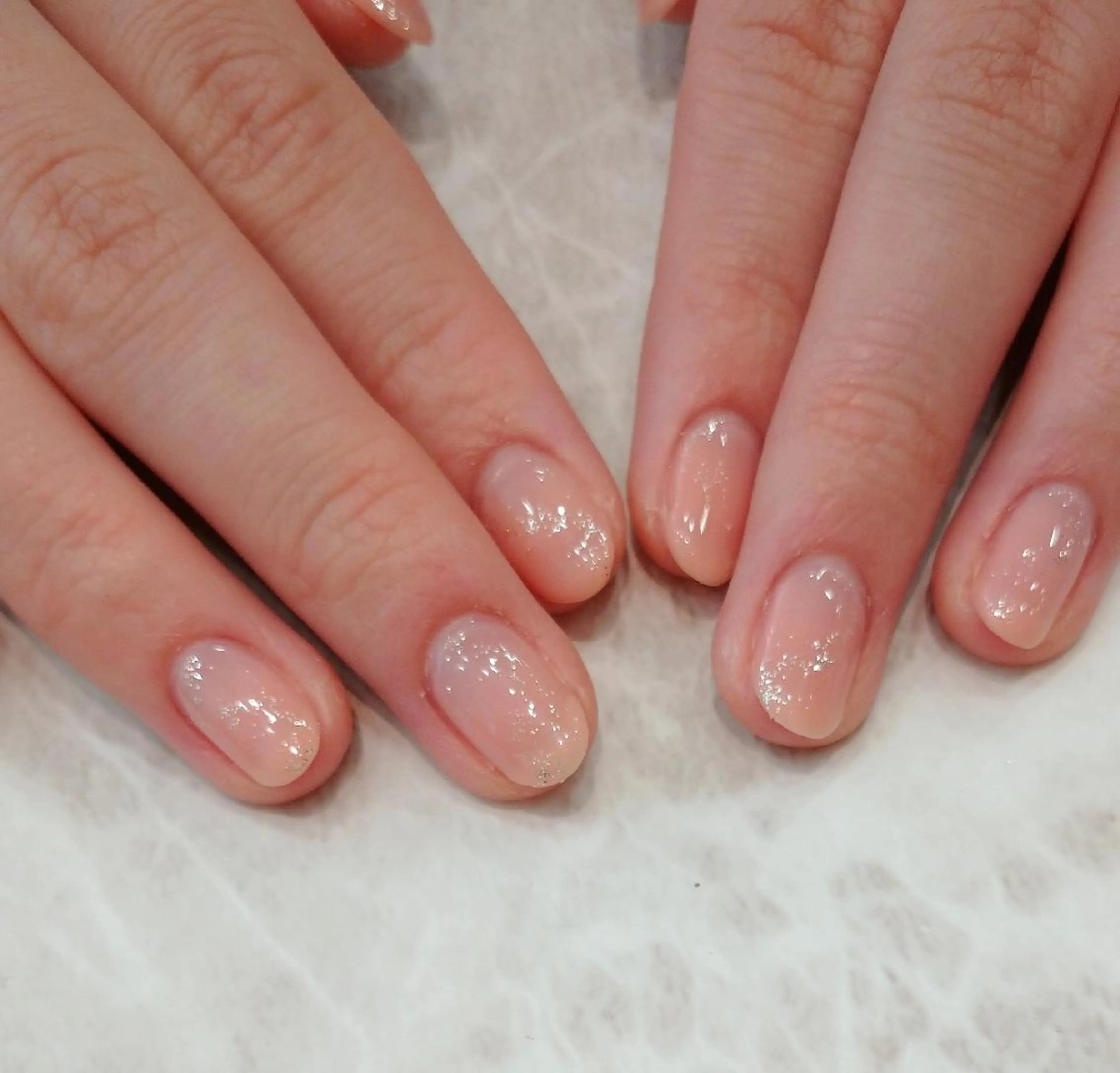 ネイル ジェルネイル ラメ(グリッター) オフィスネイル ワンカラーネイル パラジェル ハンドネイル 會田 瑠衣のネイルデザイン