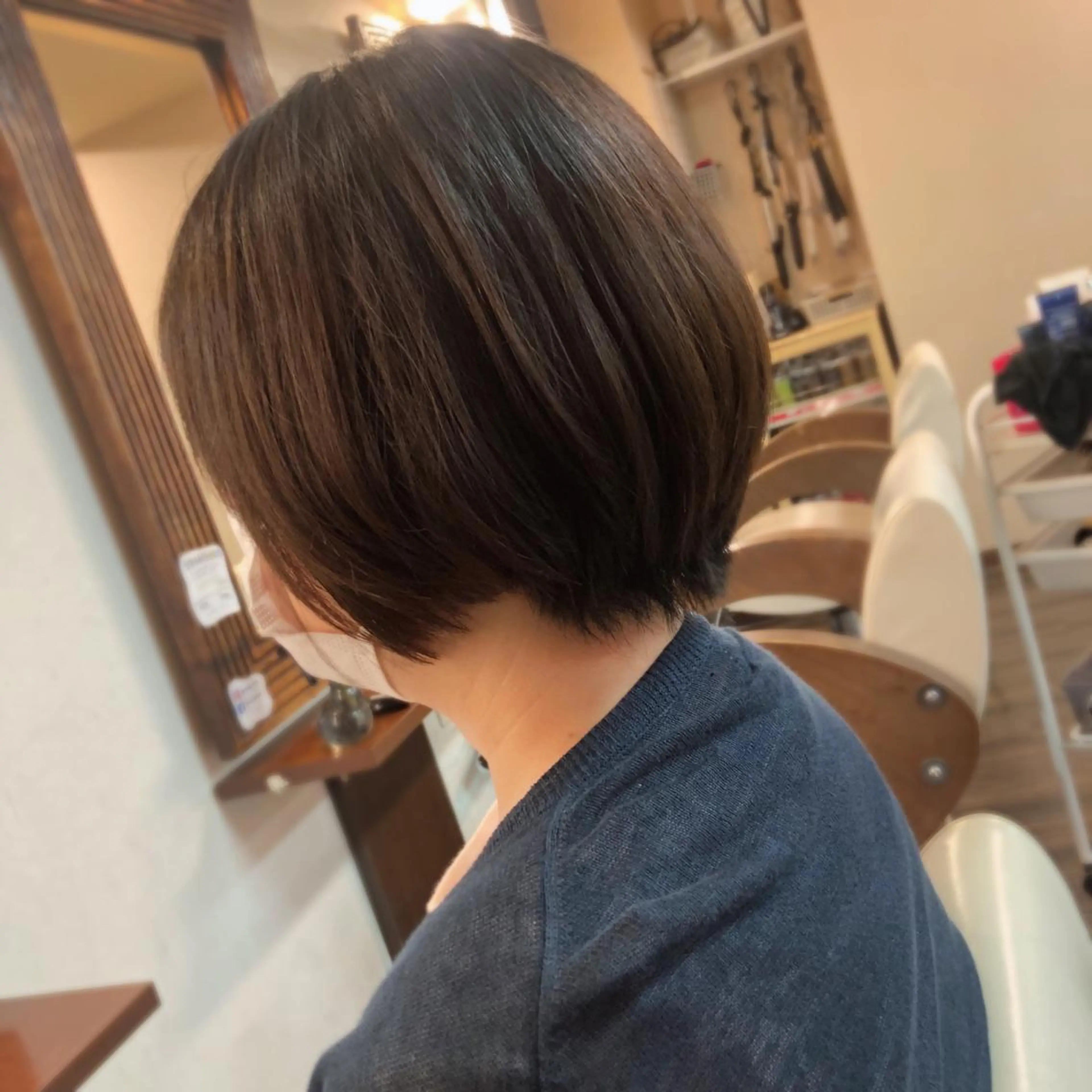 ショート カラー ヘアカラー トリートメント 山崎 絵莉香のヘアスタイル