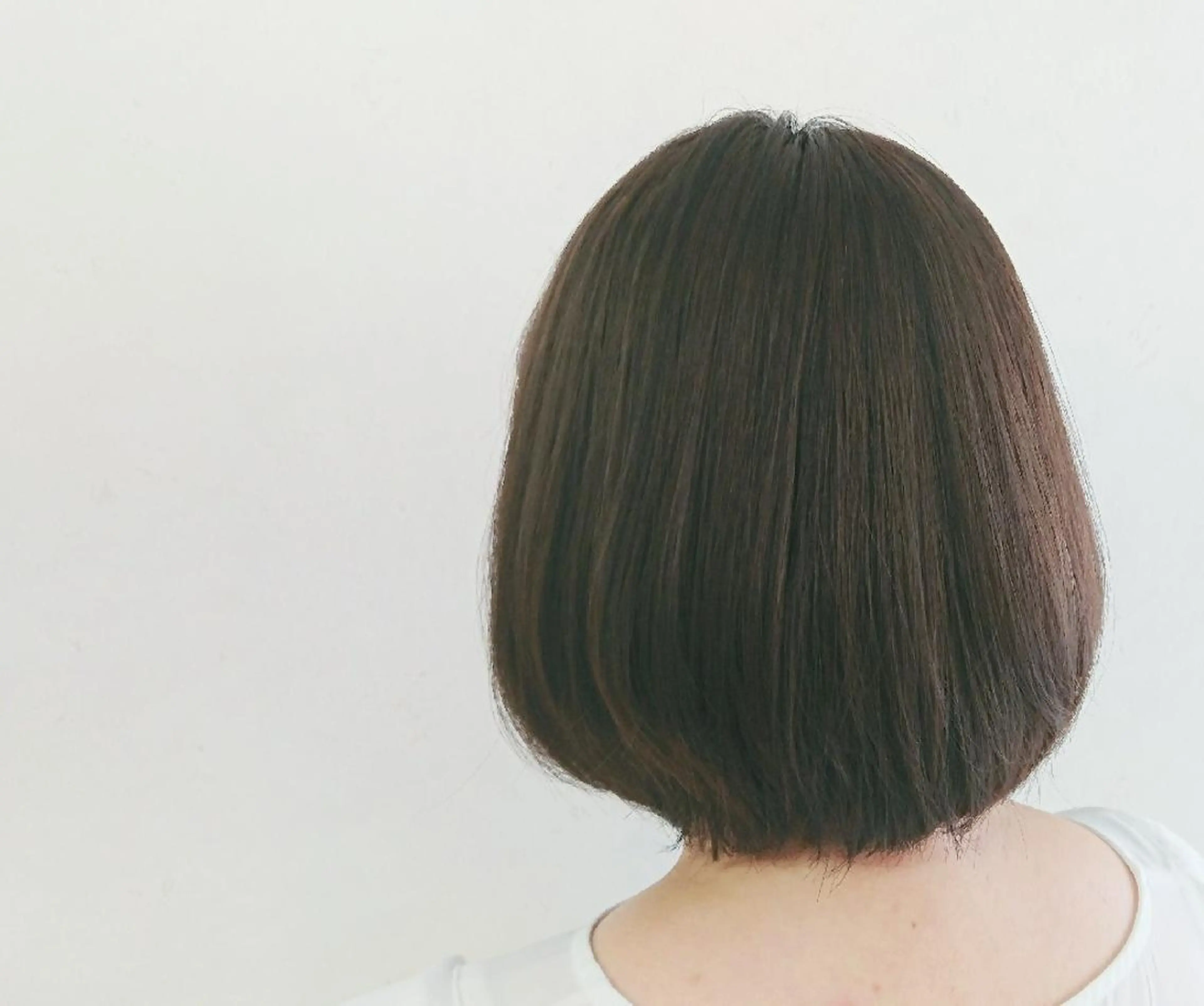 ショート カラー グレージュ ボブ ショートヘア 縮毛矯正 透明感ハイライト◎ 伊藤夏海のヘアスタイル