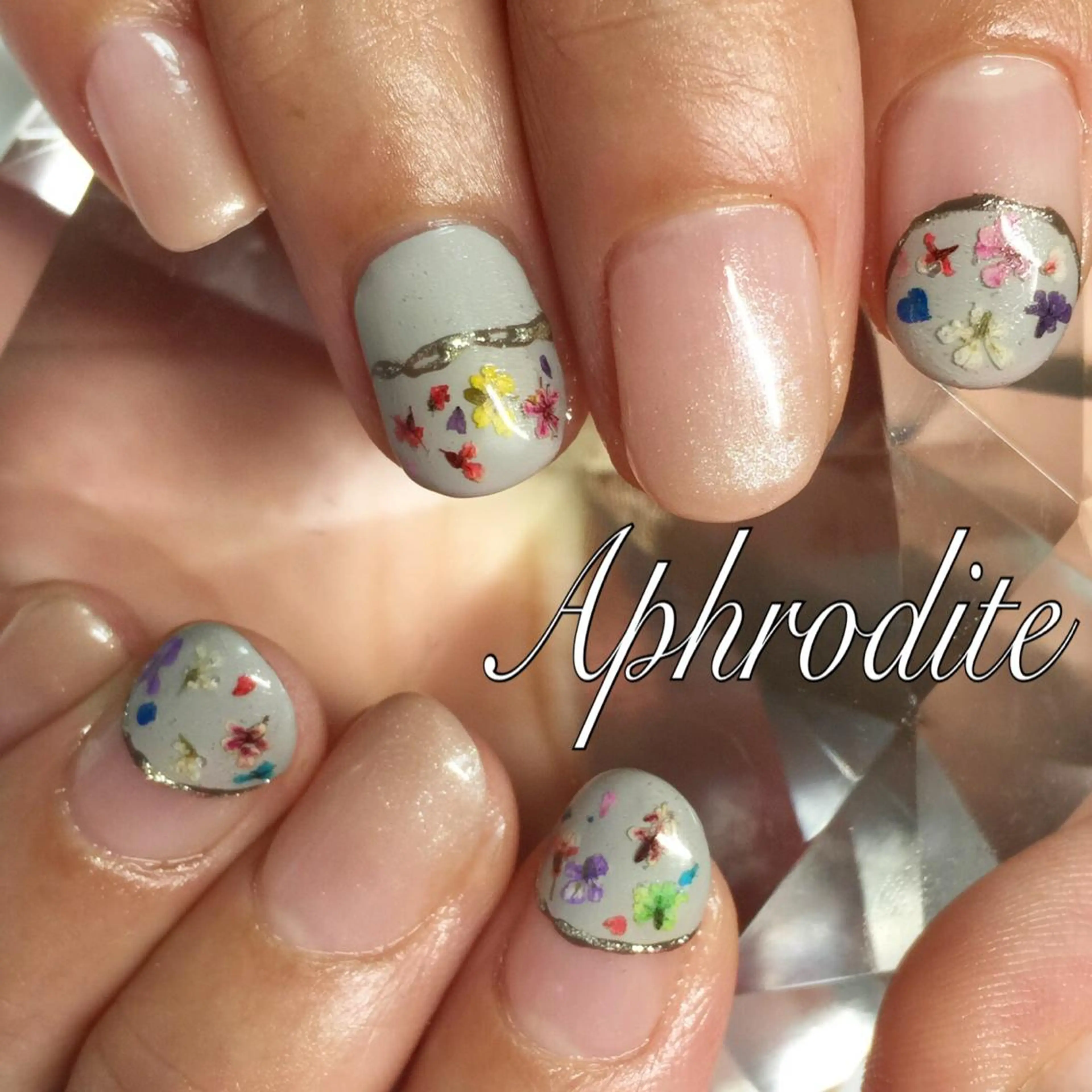 ネイル APHRODITE Nagisaのネイルデザイン