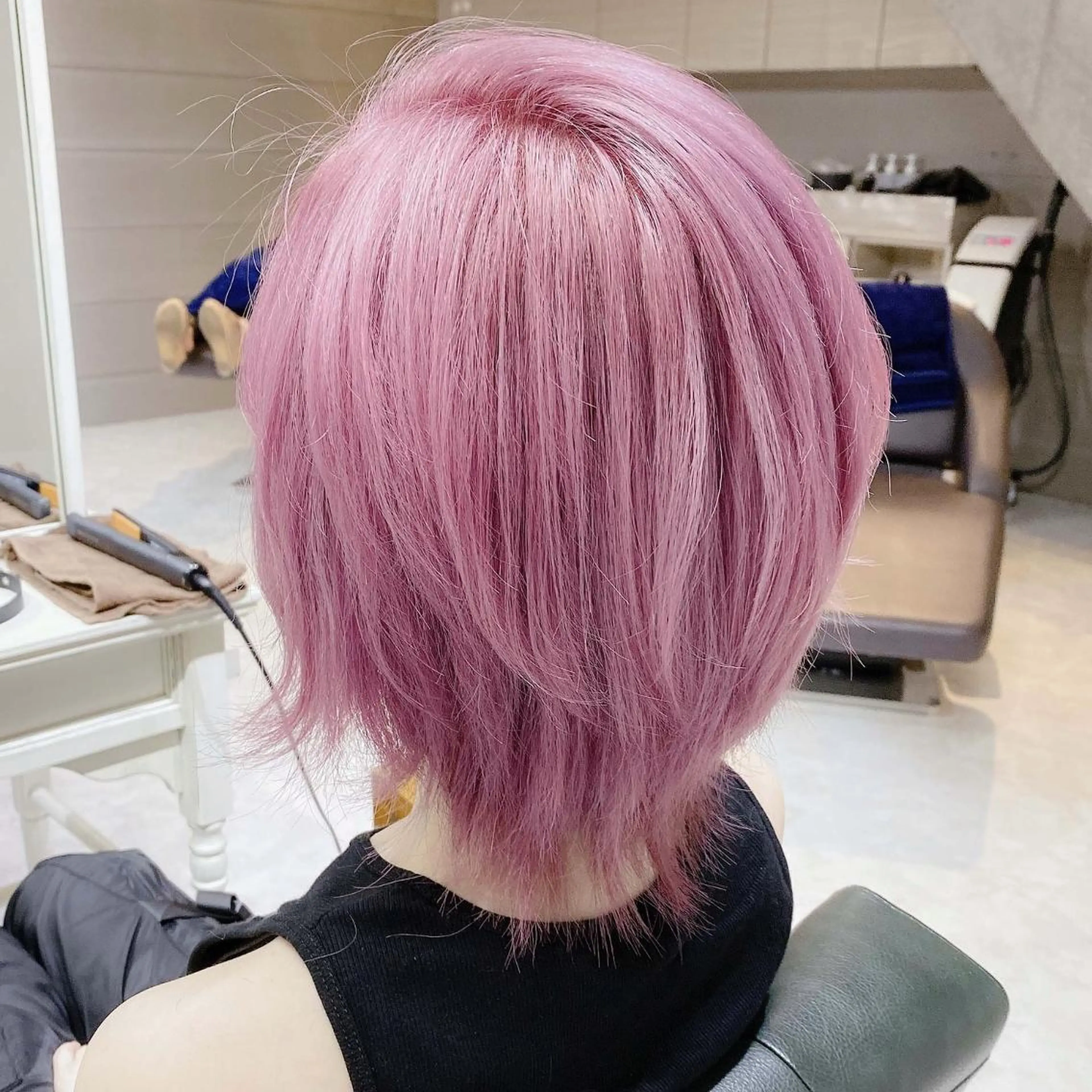 ショート カラー ブリーチ デザインカラー ハイトーンカラー ピンクカラー ホワイトピンク ヘアカラー トリートメント Days 透明感カラーのヘアスタイル