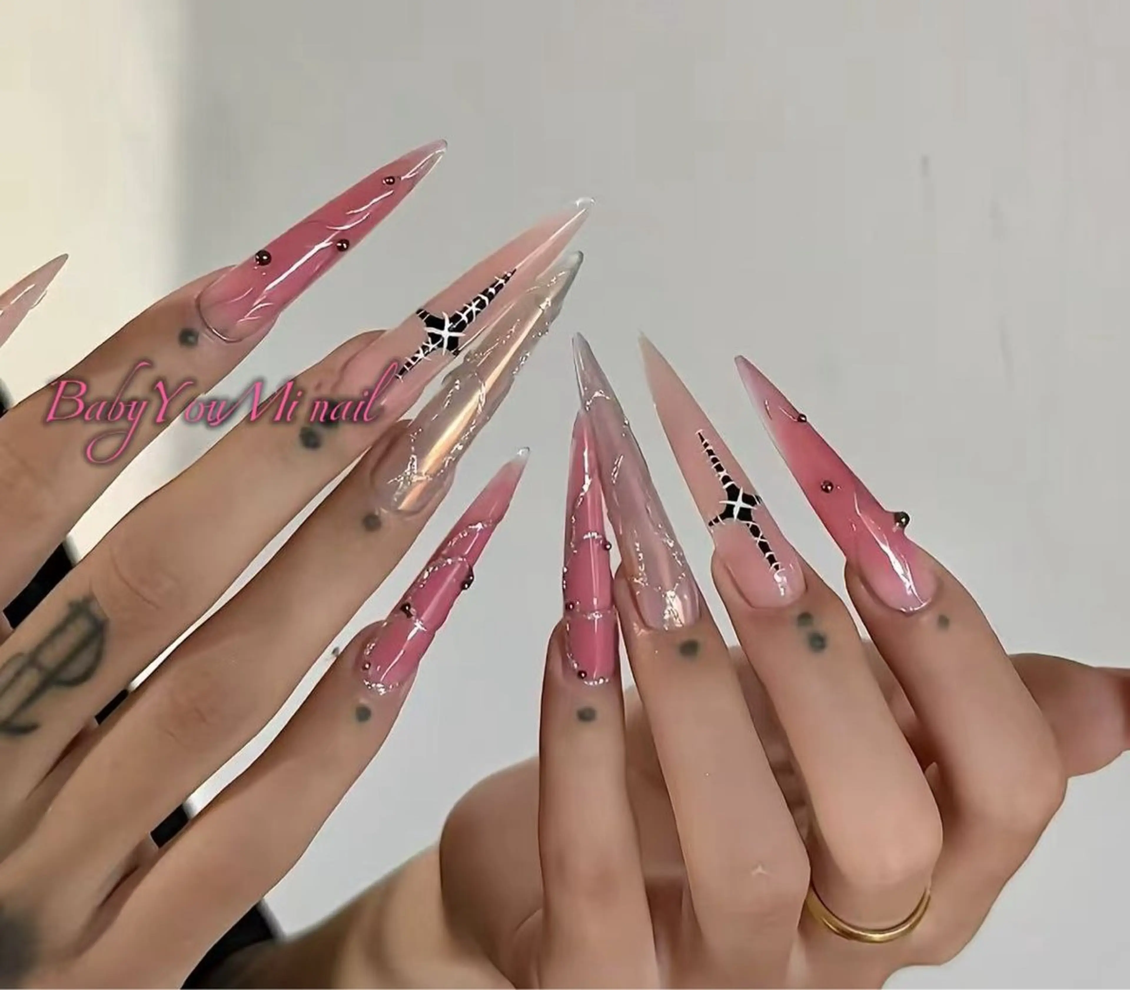 ネイル オーロラネイル フラワーネイル フットネイル フレンチネイル ジェルネイル ハンドネイル BabyYouMi nailのネイルデザイン