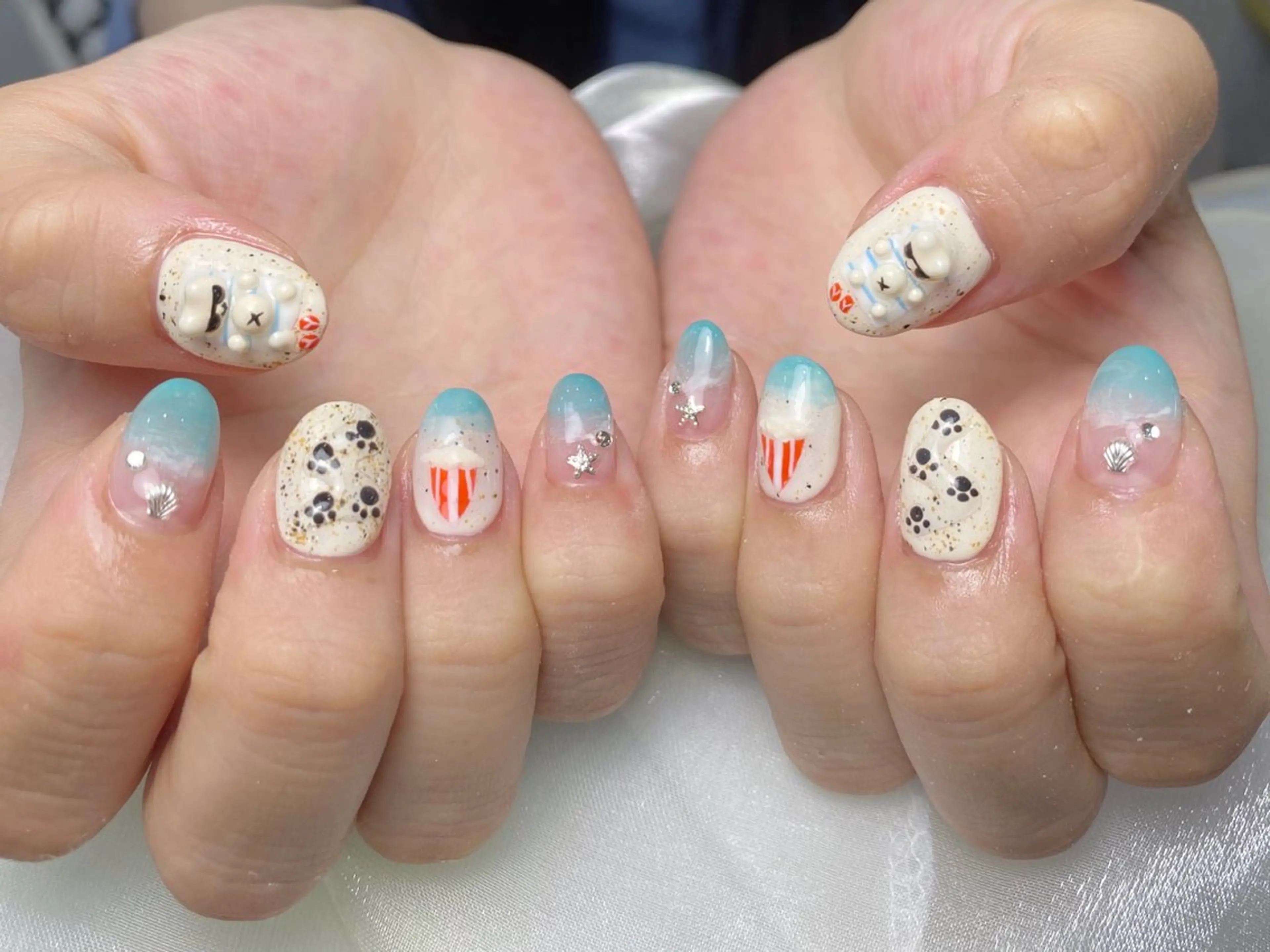 ネイル アートネイル フラワーネイル フットネイル フレンチネイル ジェルネイル ハンドネイル ハンドケア 🫧M. nailsのネイルデザイン