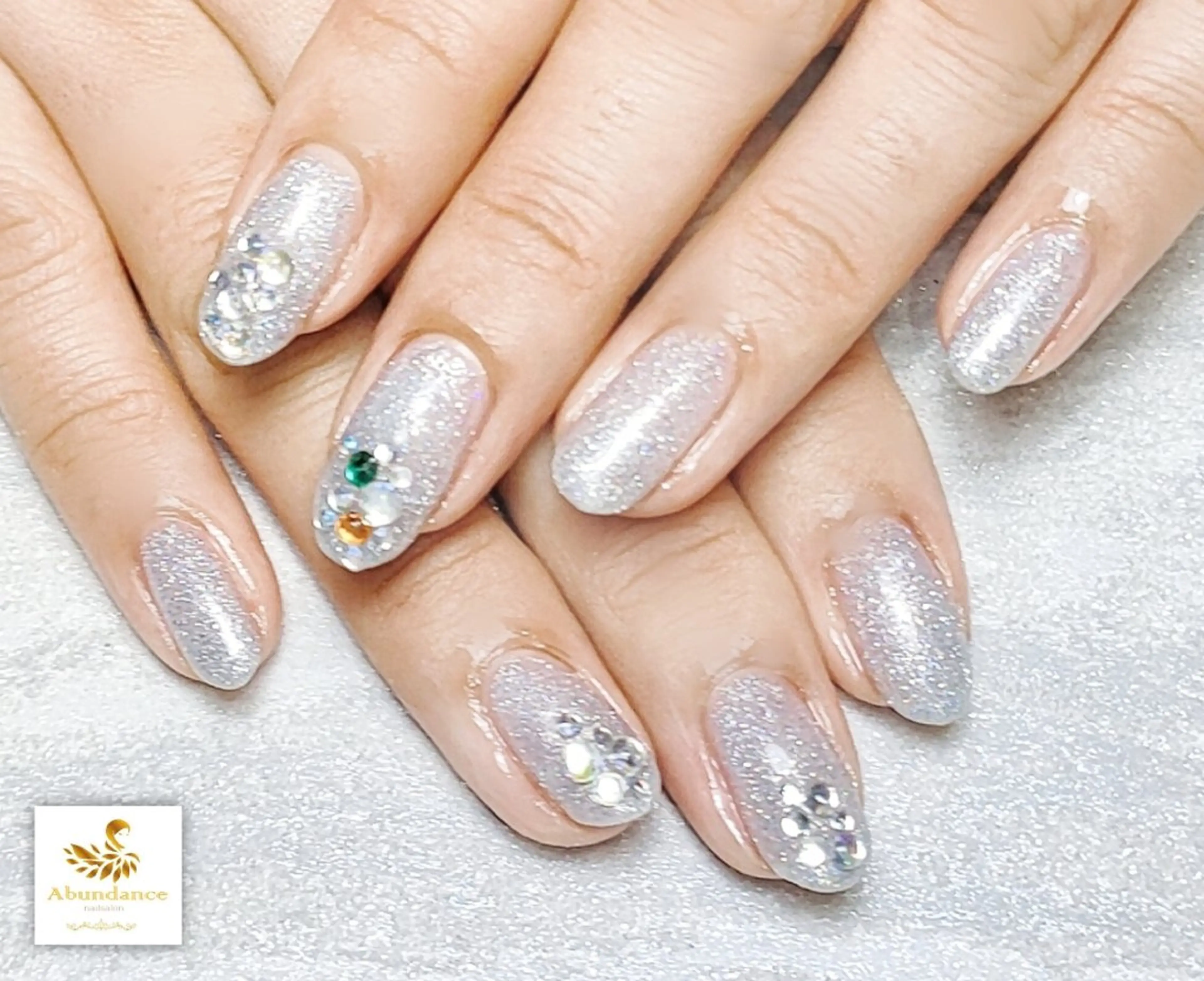 ネイル フラッシュネイル ラメ(グリッター) ハンドネイル 完全予約制個室サロン Abundancesのネイルデザイン