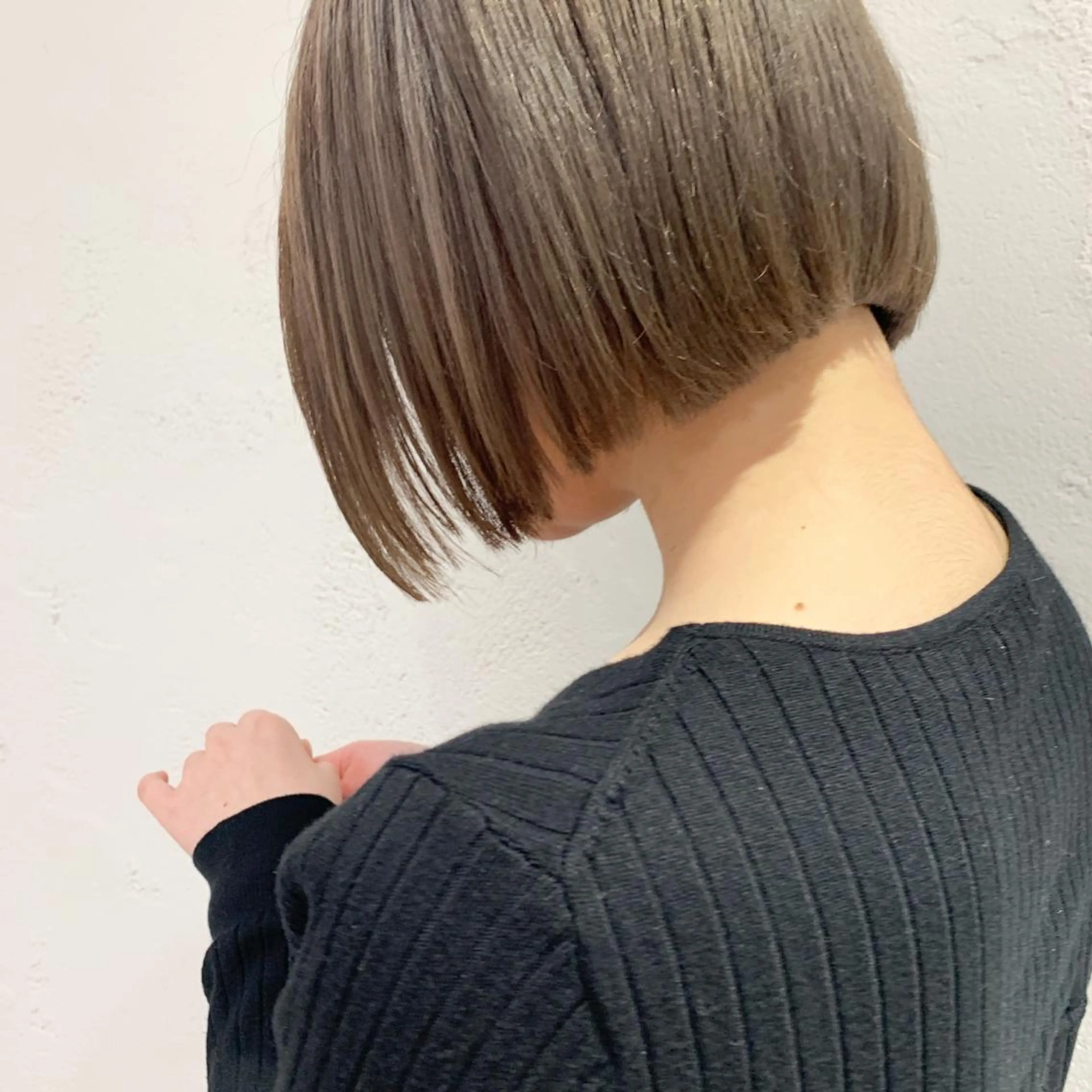 ミディアム カラー ヘアアレンジ ベージュ/オリーブ /ボブ/小笠原汐海のヘアスタイル