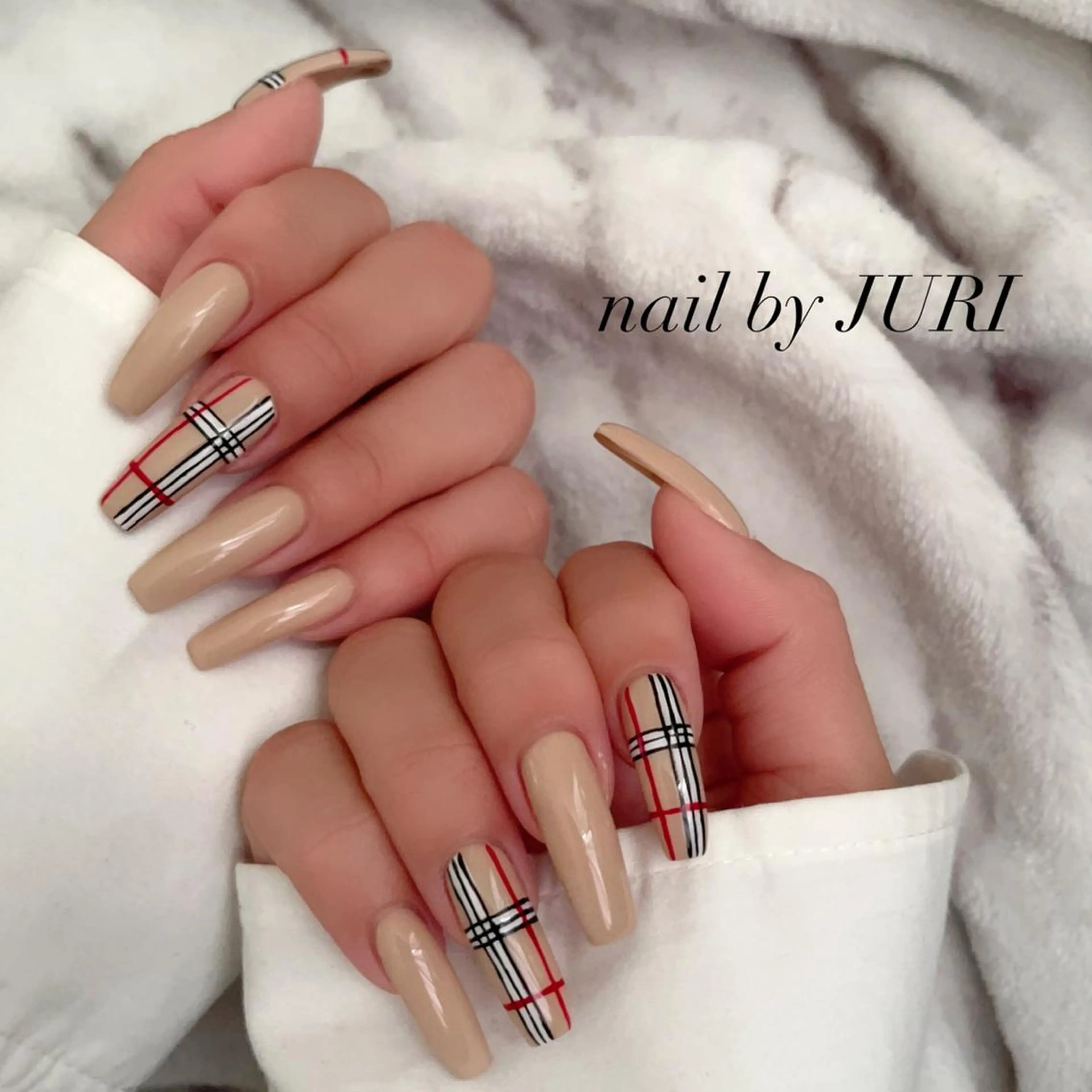 ネイル フットネイル フレンチネイル ジェルネイル ラメ(グリッター) ラメグラデーション NEO Beauty Salon所属・𝐍𝐄𝐎 𝐉𝐔𝐑𝐈のネイルデザイン