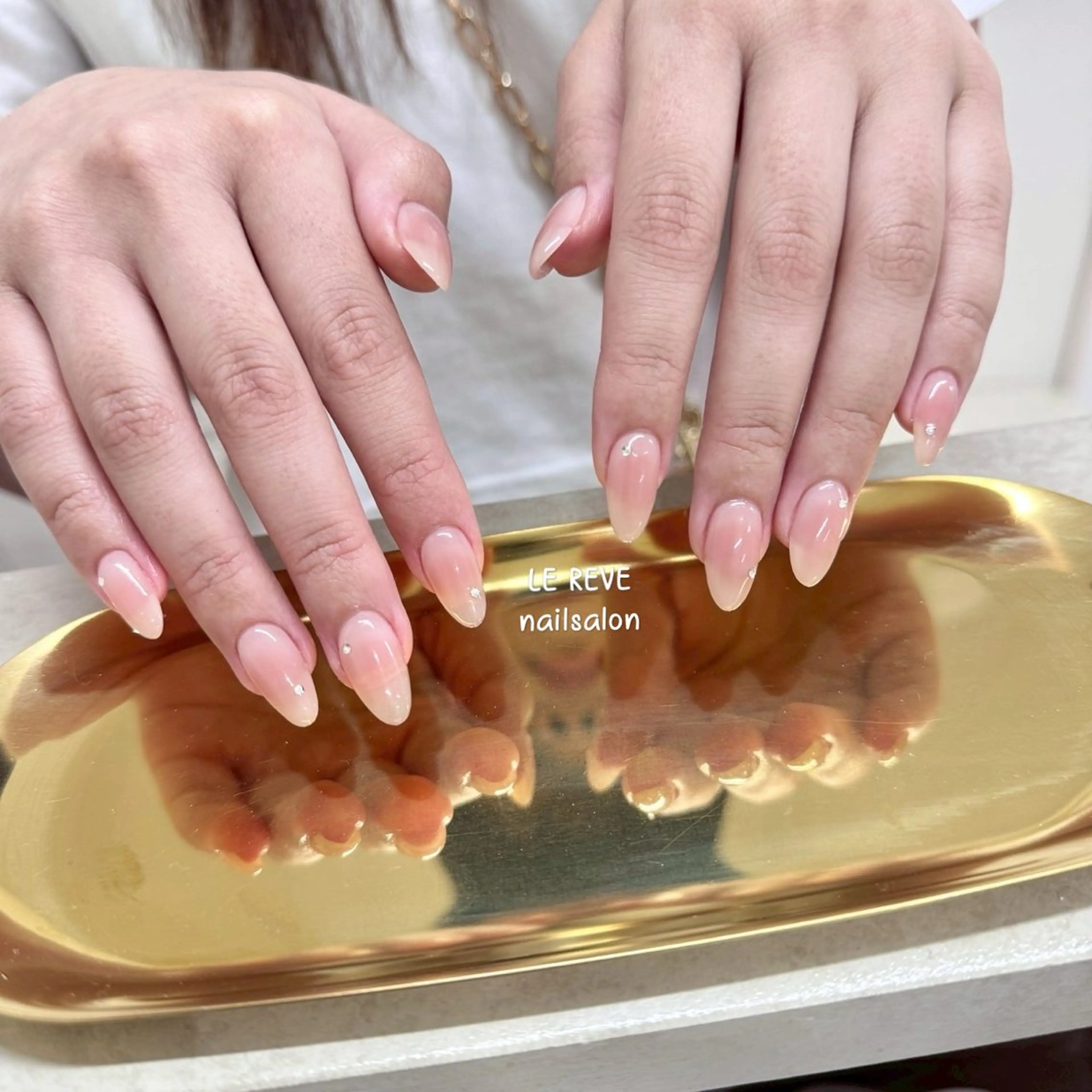 ネイル 韓国ネイル ニュアンスネイル シンプルネイル 夏ネイル ワンホンネイル ハンドネイル LE REVE nailsalonのネイルデザイン