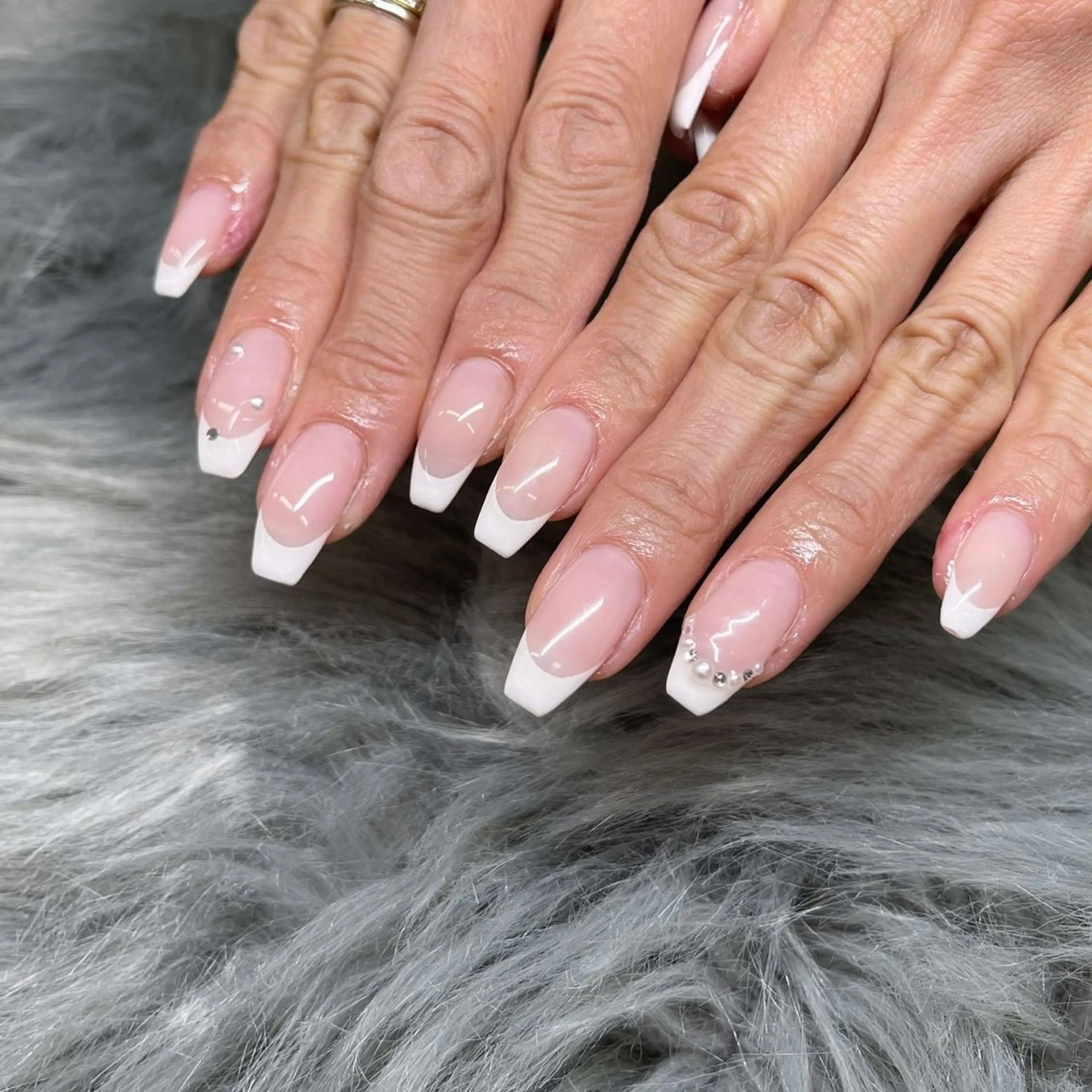 ネイル ハンドネイル PEEKABOO京橋 EYE&NAILのマツエク・マツパデザイン