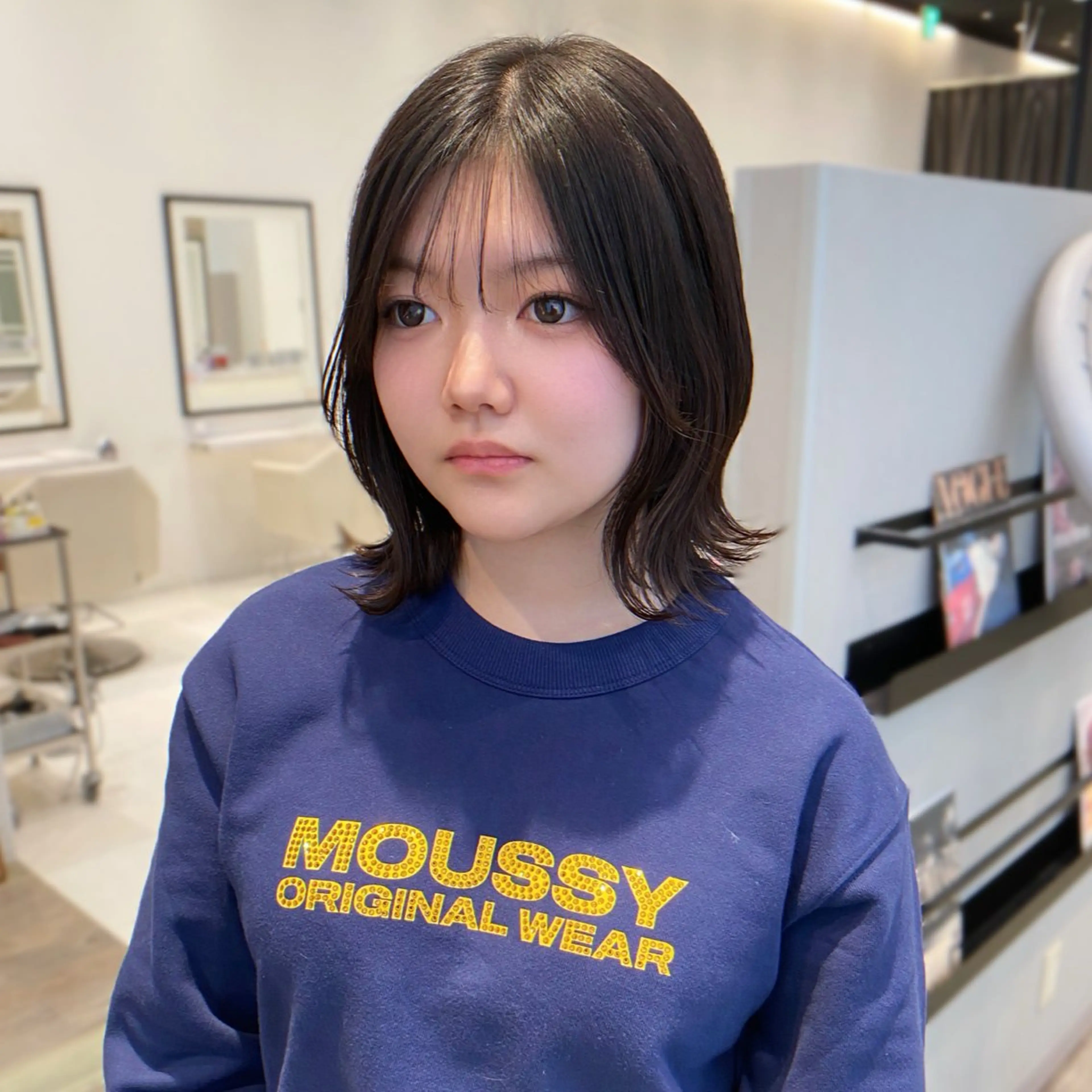 ショート カラー 小町康耀　ボブ /顔周りレイヤーのヘアスタイル