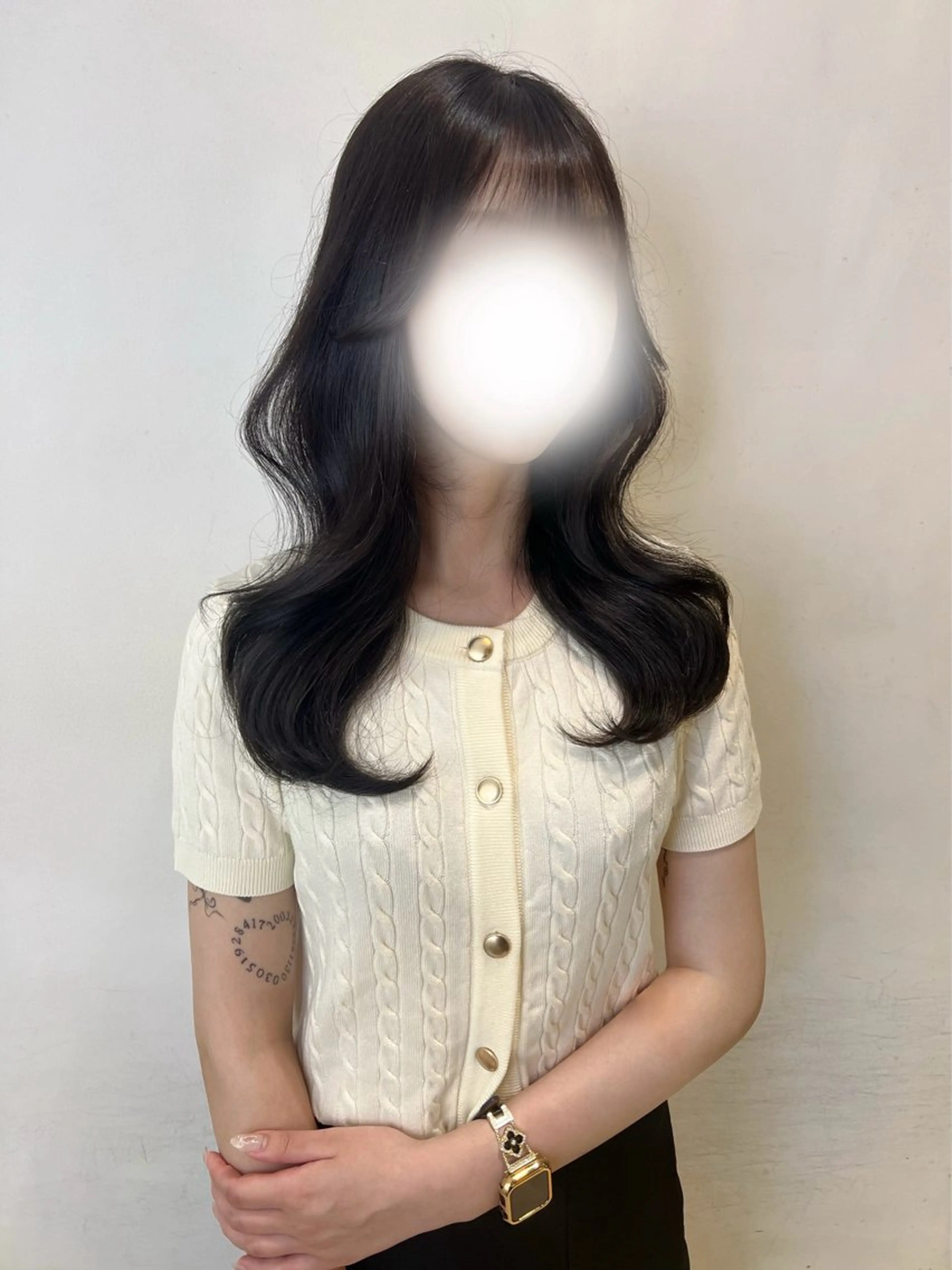 セミロング 'AXIS Konomiのヘアスタイル