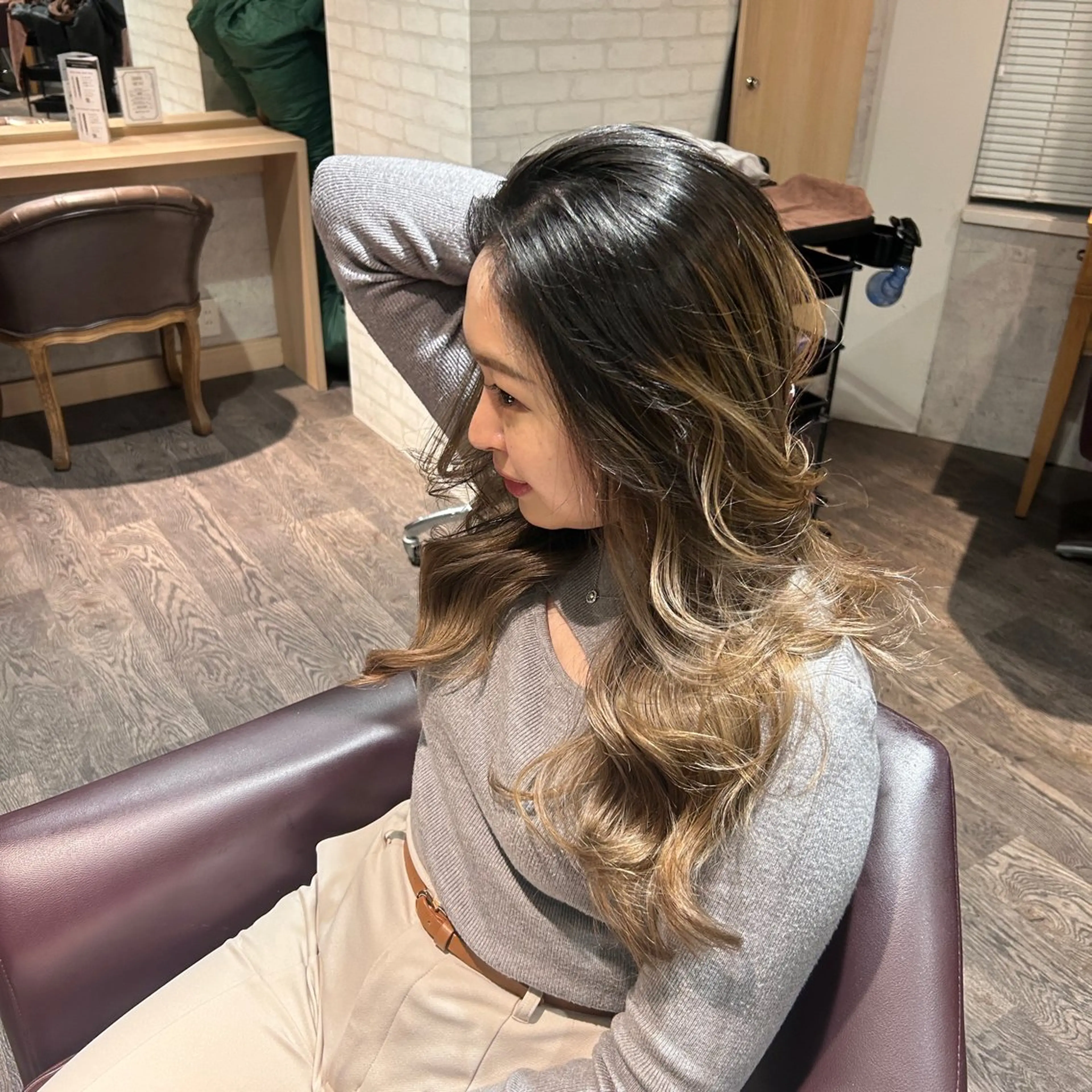 ロング カラー ハイトーン🇰🇷 19歳美容師アリルのヘアスタイル