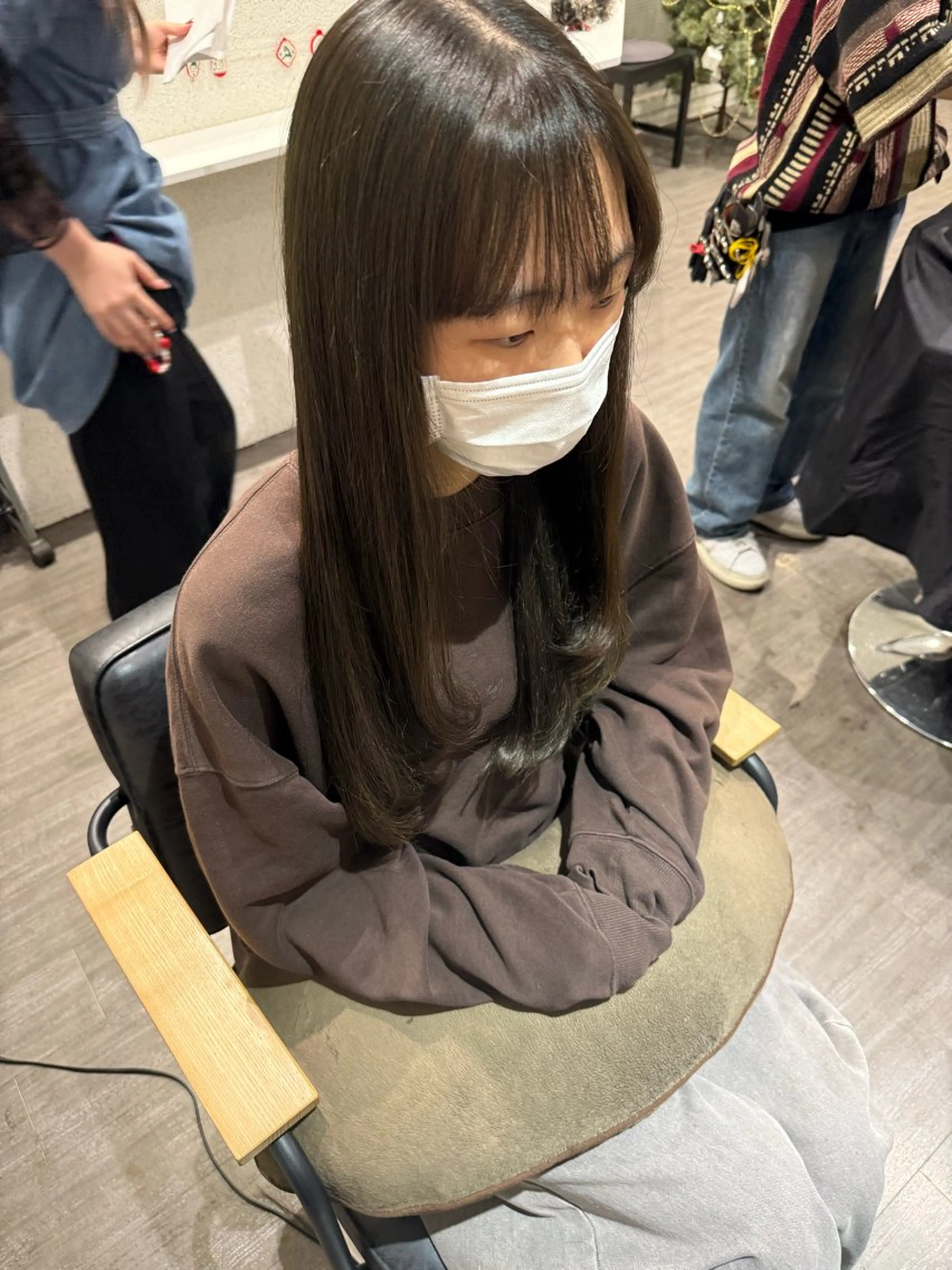 セミロング 顔まわりレイヤー レイヤーカット カット ヘアカラー トリートメント 艶髪レイヤー上田 紗也🇰🇷💗のヘアスタイル