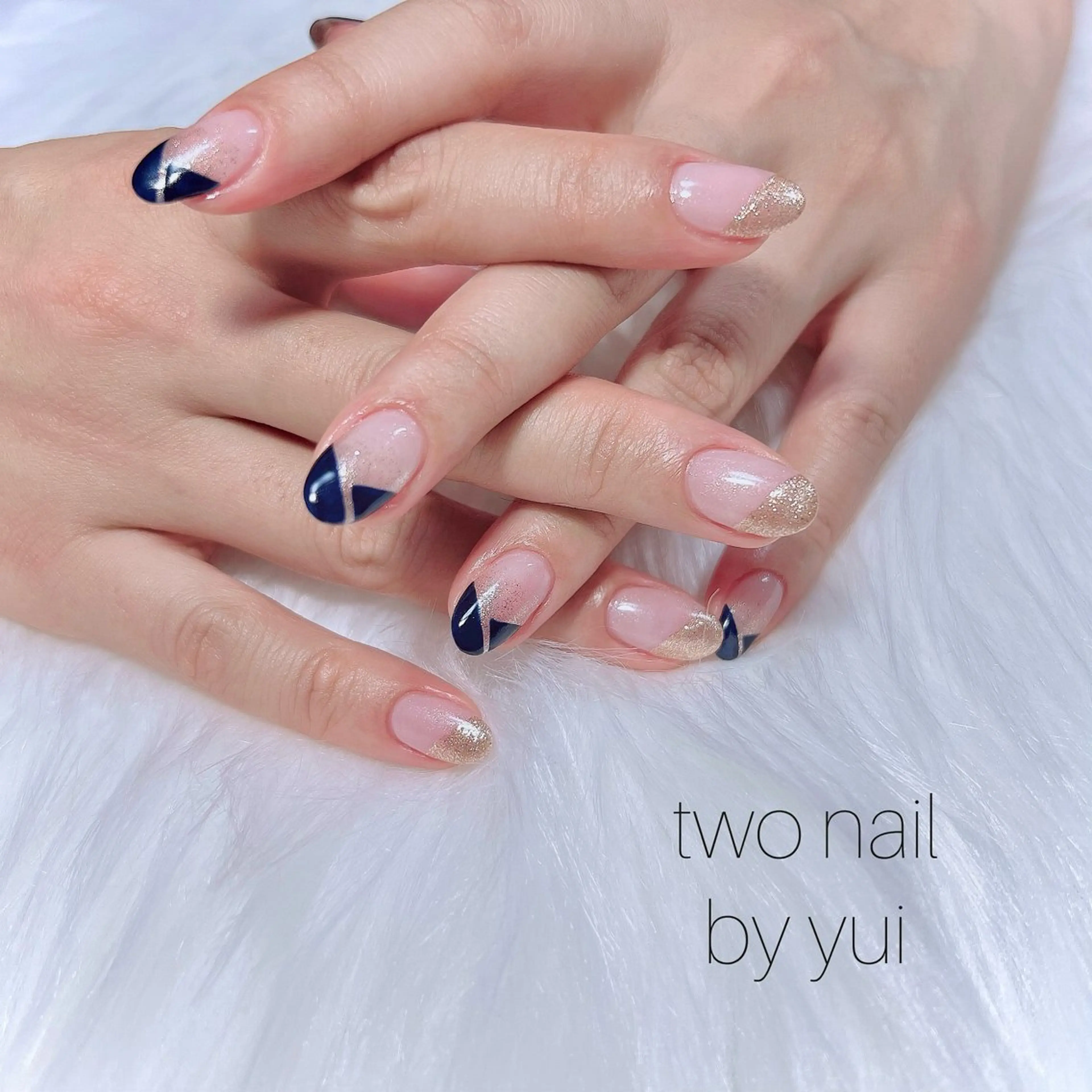 ネイル フレンチネイル 斜めフレンチ ネイルチップ ホワイト ハンドネイル two nailのネイルデザイン