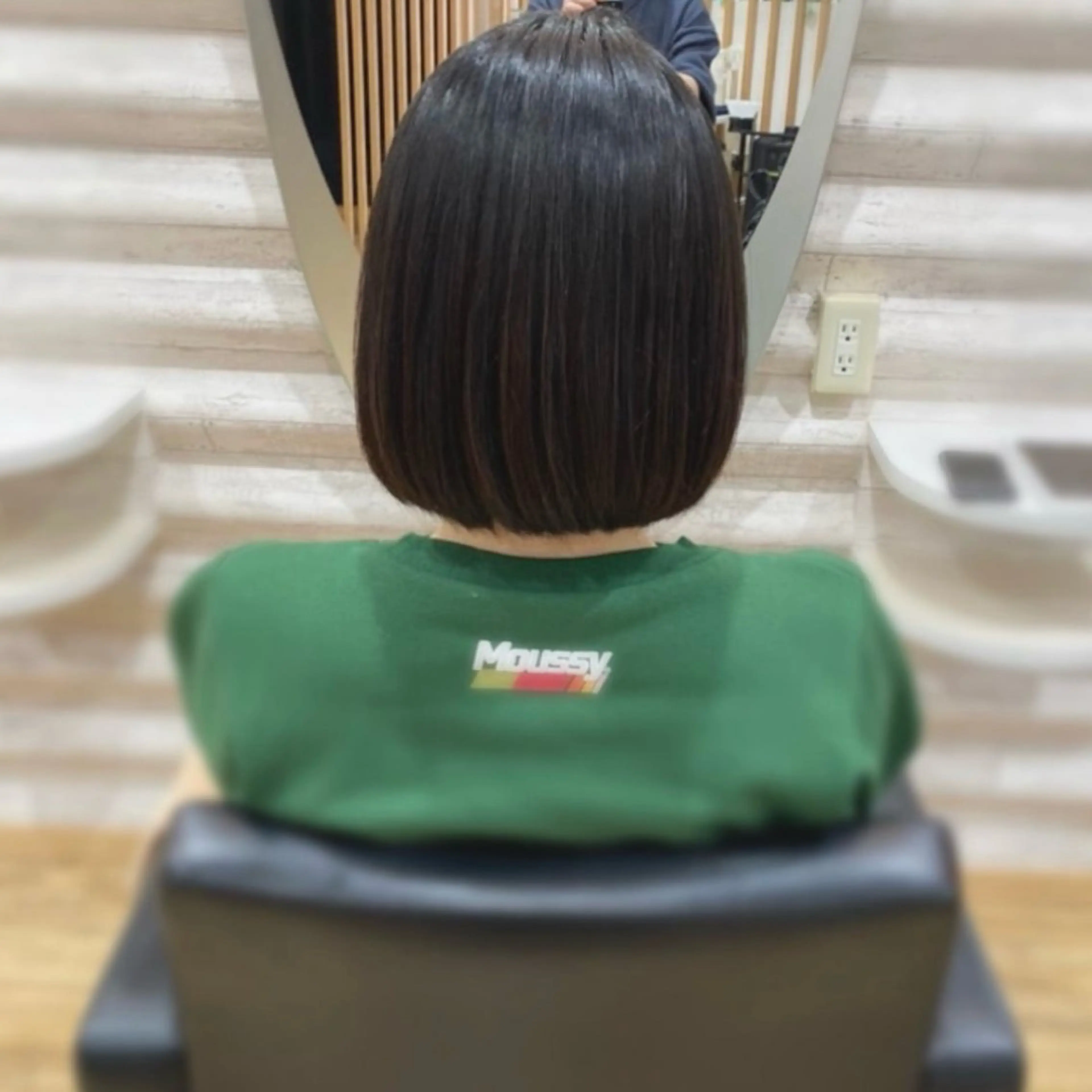 ミディアム カラー 髪質改善 カット トリートメント カラーダメージが艶々 『ケア特化店』KONのヘアスタイル