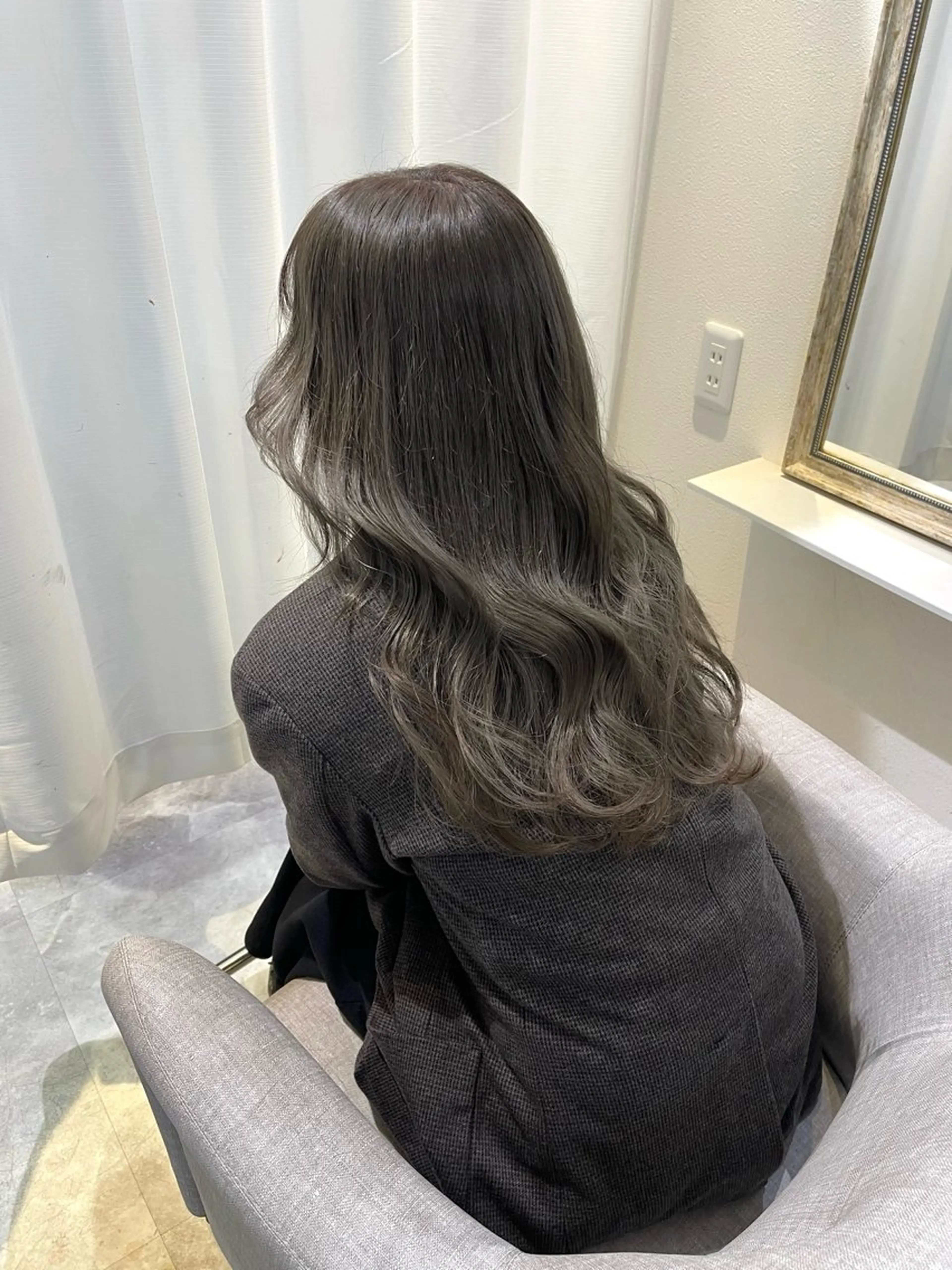 ロング カラー ブリーチ カット ヘアカラー トリートメント 色落ちまで可愛く✨ モテカラー別所好葉のヘアスタイル