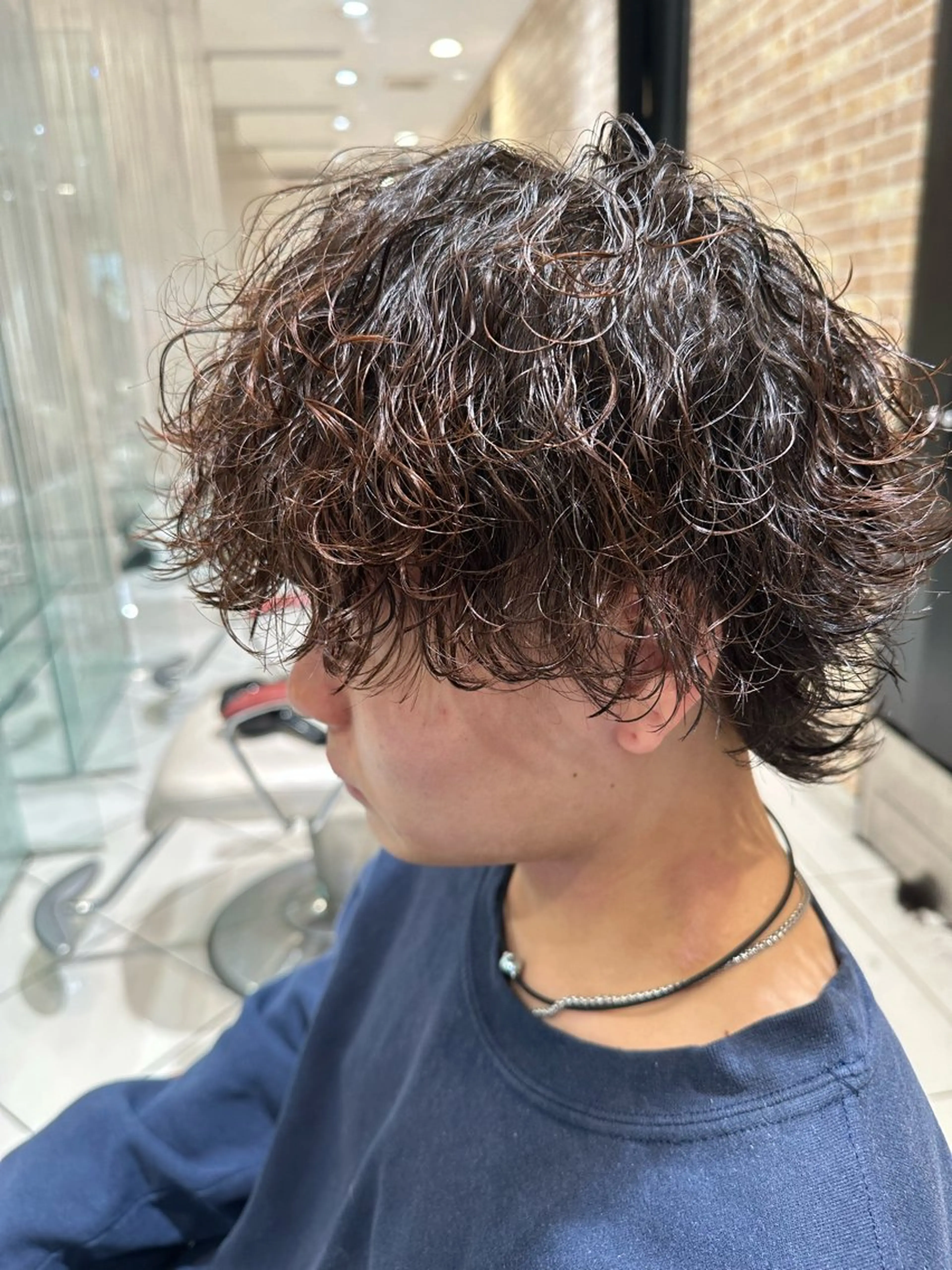 ミディアム パーマ メンズ ミディアムパーマ メンズパーマ 波巻きパーマ 💈メンズ特化 美容師サキ💈のヘアスタイル