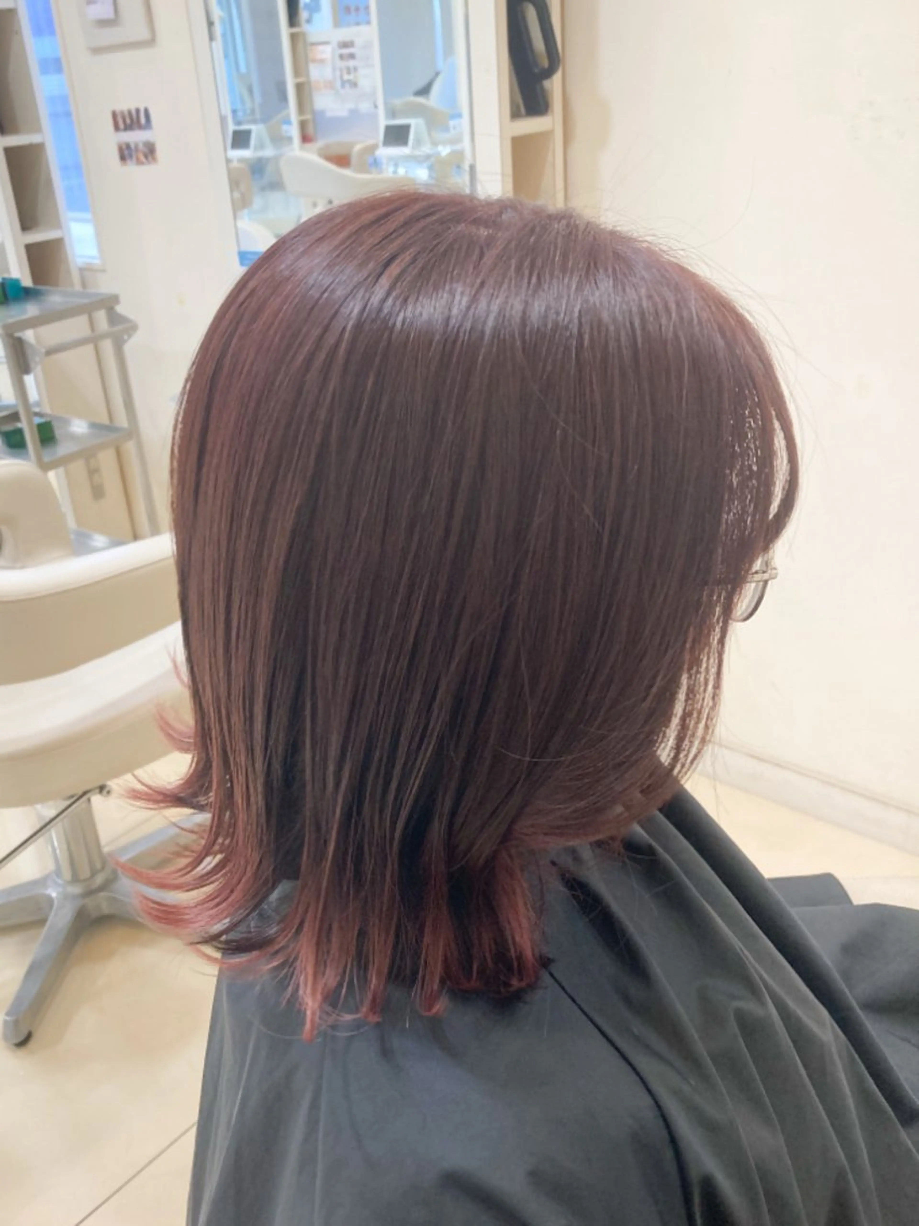 ミディアム ピンクブラウン 太田 瑠花のヘアスタイル