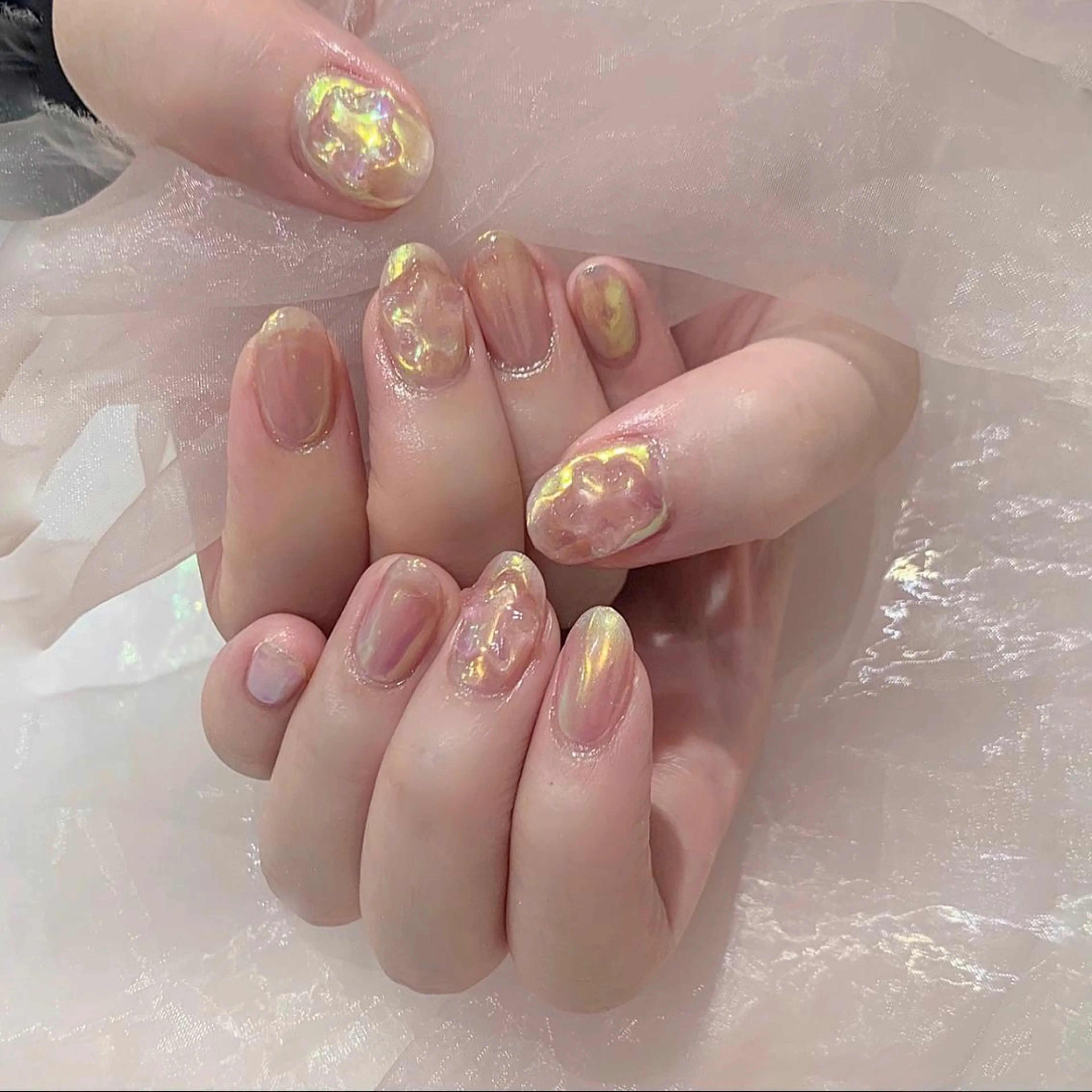 ネイル オーロラネイル クリアネイル ピンク ハンドネイル Kanon 🤍のネイルデザイン